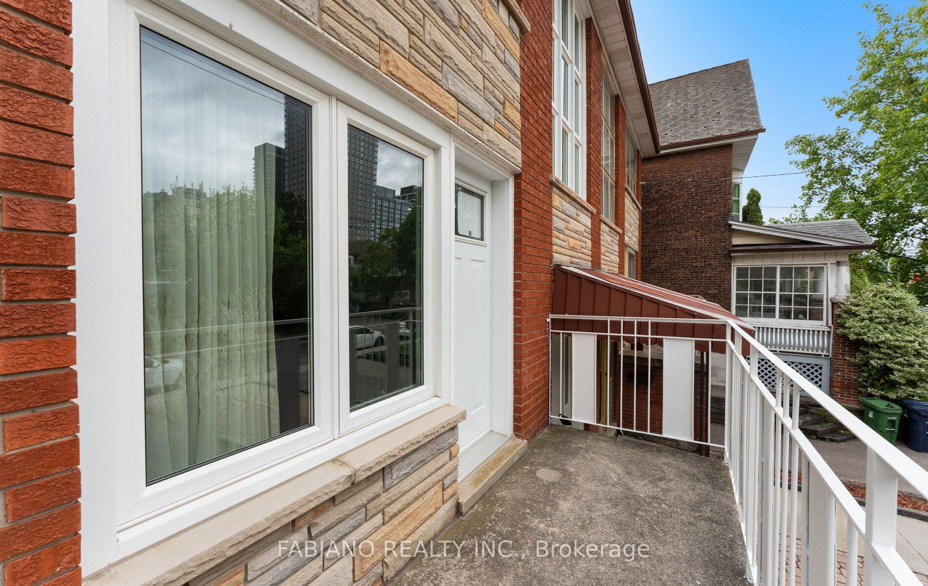 Photo 9 of 549 Gladstone Avenue, Toronto, Dovercourt-Wallace Emerson-Junction — HOMEH