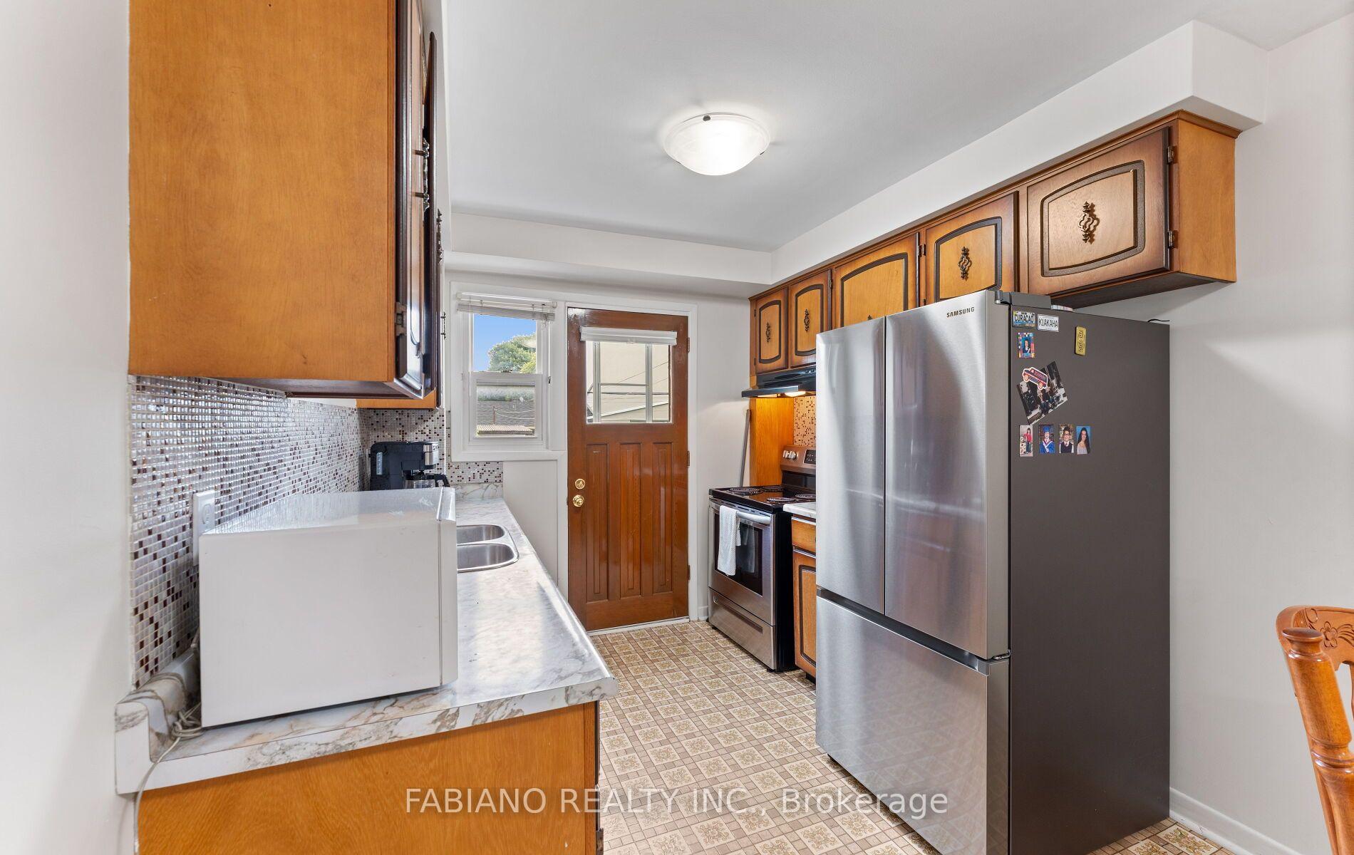 Photo 11 of 549 Gladstone Avenue, Toronto, Dovercourt-Wallace Emerson-Junction — HOMEH