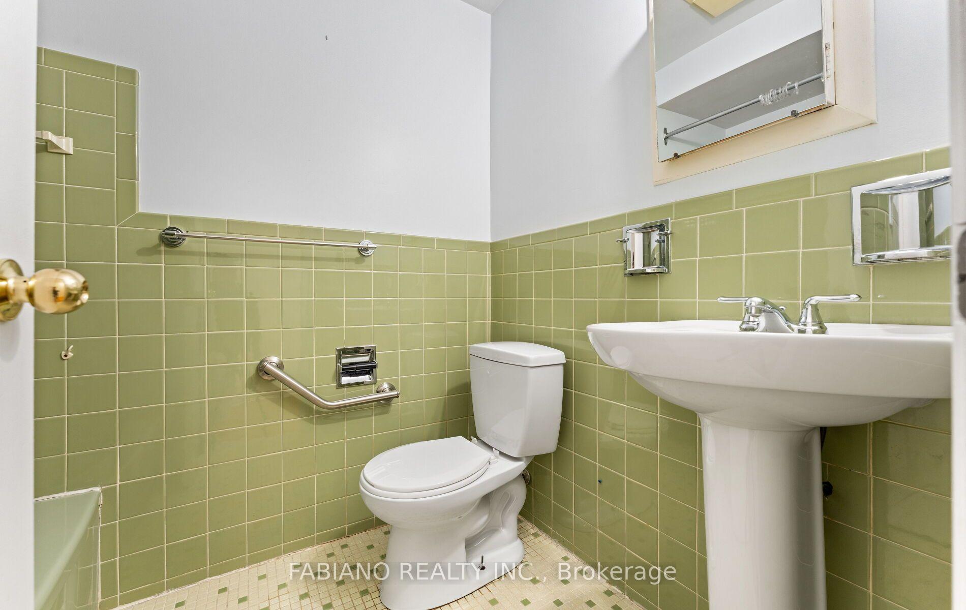 Photo 15 of 549 Gladstone Avenue, Toronto, Dovercourt-Wallace Emerson-Junction — HOMEH