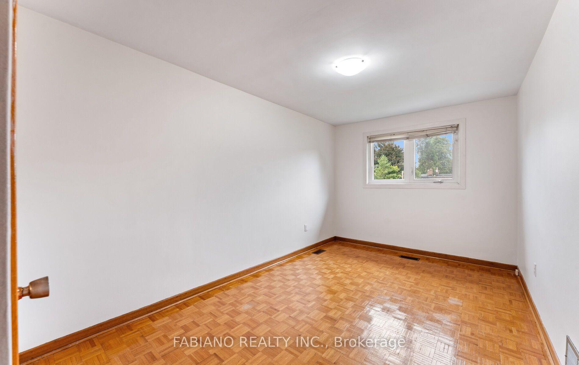 Photo 17 of 549 Gladstone Avenue, Toronto, Dovercourt-Wallace Emerson-Junction — HOMEH