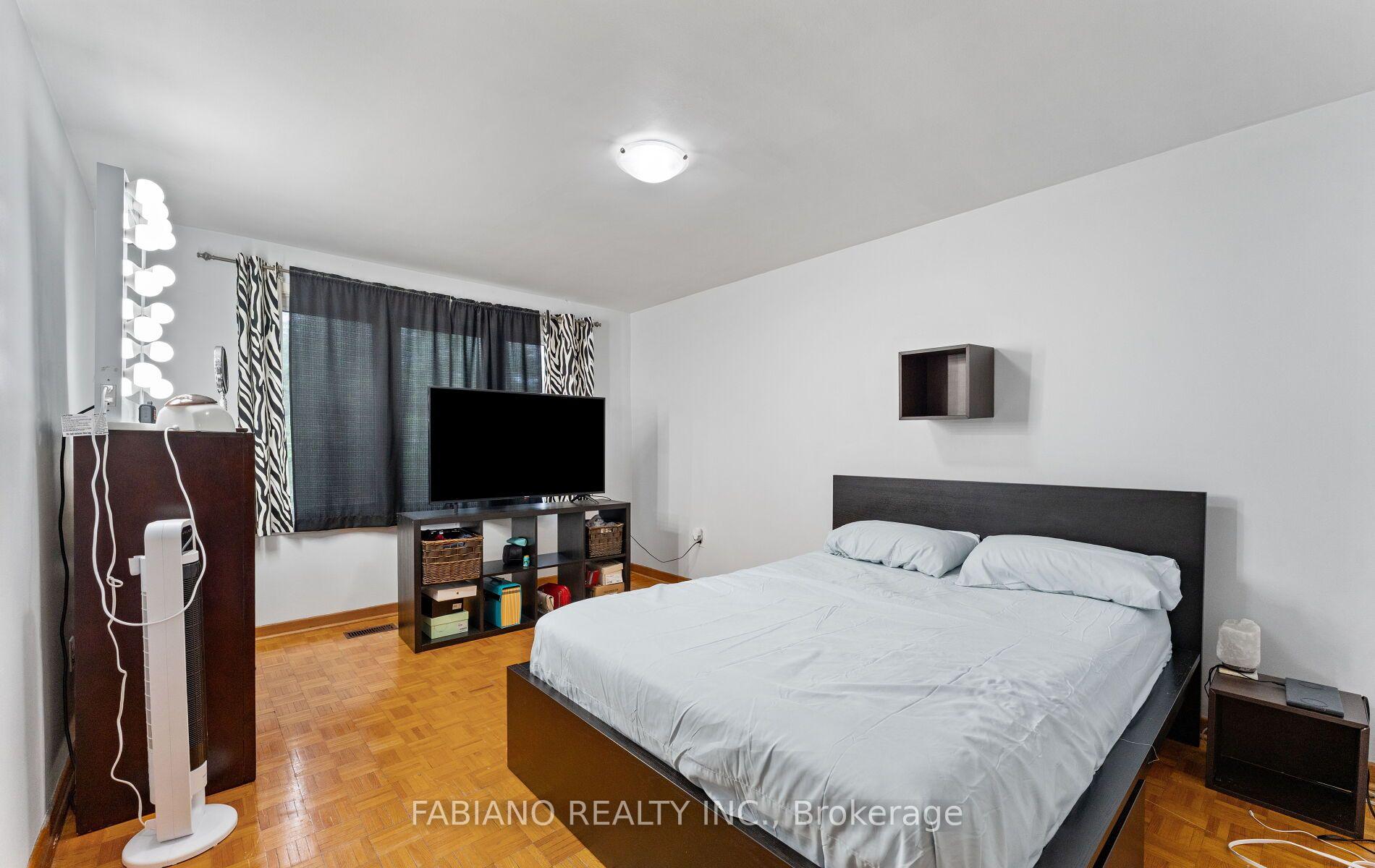 Photo 24 of 549 Gladstone Avenue, Toronto, Dovercourt-Wallace Emerson-Junction — HOMEH