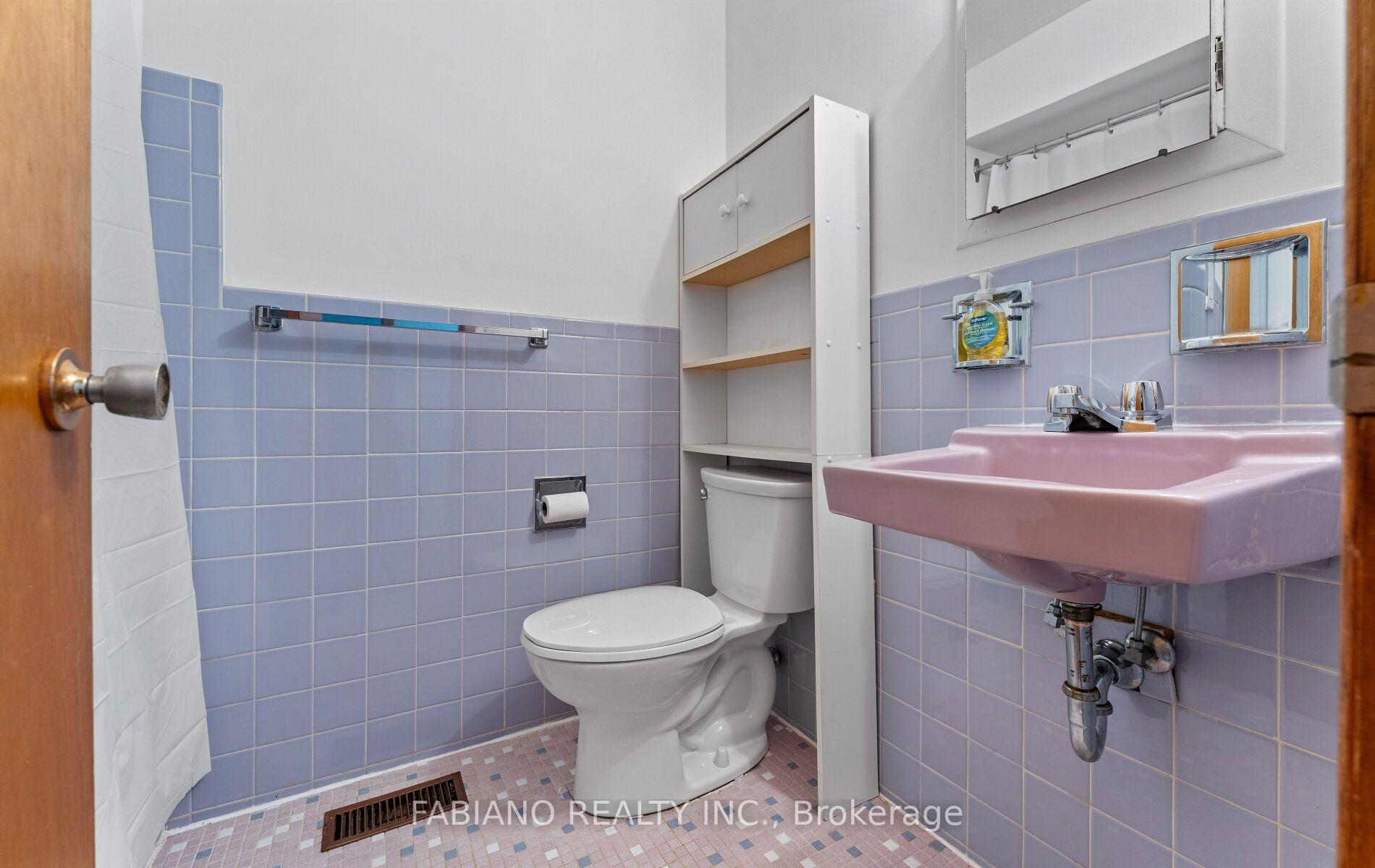 Photo 31 of 549 Gladstone Avenue, Toronto, Dovercourt-Wallace Emerson-Junction — HOMEH