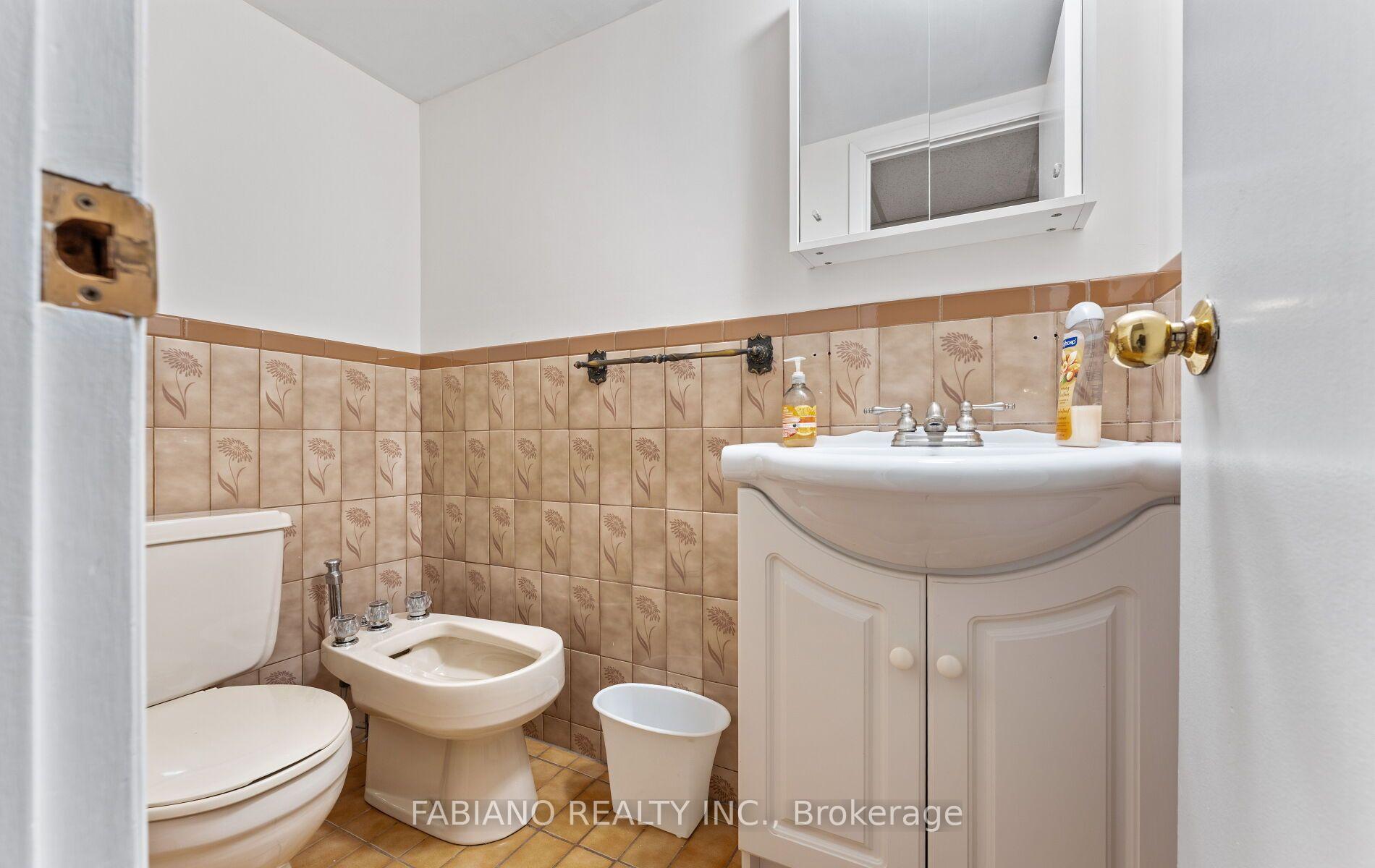 Photo 41 of 549 Gladstone Avenue, Toronto, Dovercourt-Wallace Emerson-Junction — HOMEH
