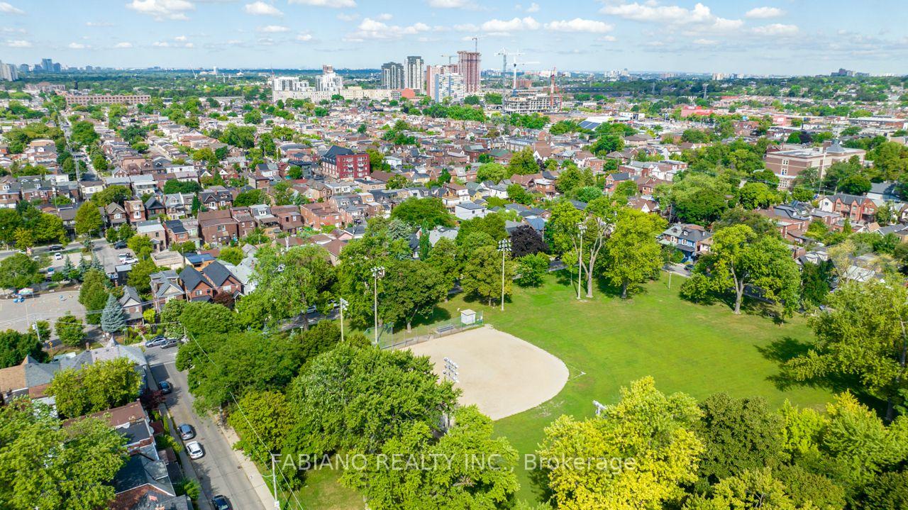 Photo 55 of 549 Gladstone Avenue, Toronto, Dovercourt-Wallace Emerson-Junction — HOMEH