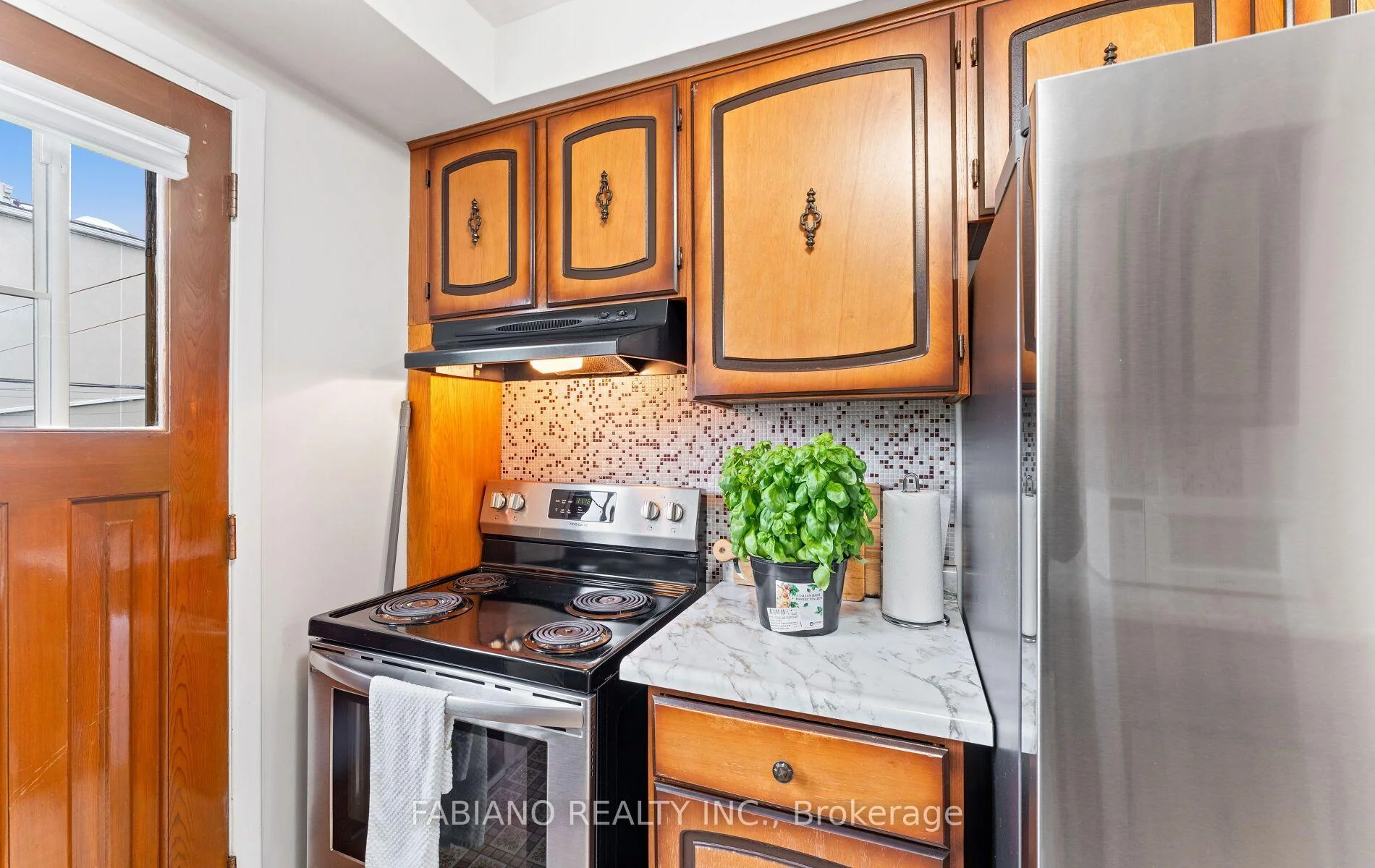 Photo 14 of 549 Gladstone Avenue, Toronto, Dovercourt-Wallace Emerson-Junction — HOMEH