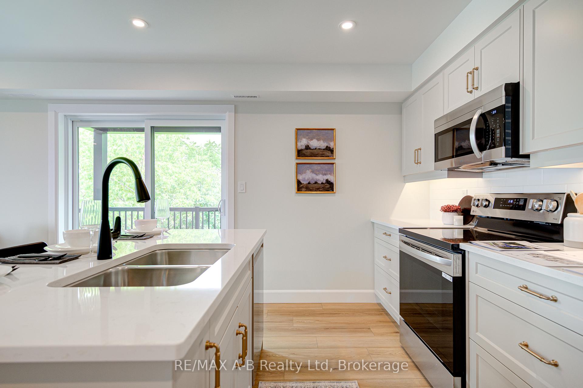 Photo 3 of 428 Queen Street, St. Marys — HOMEH