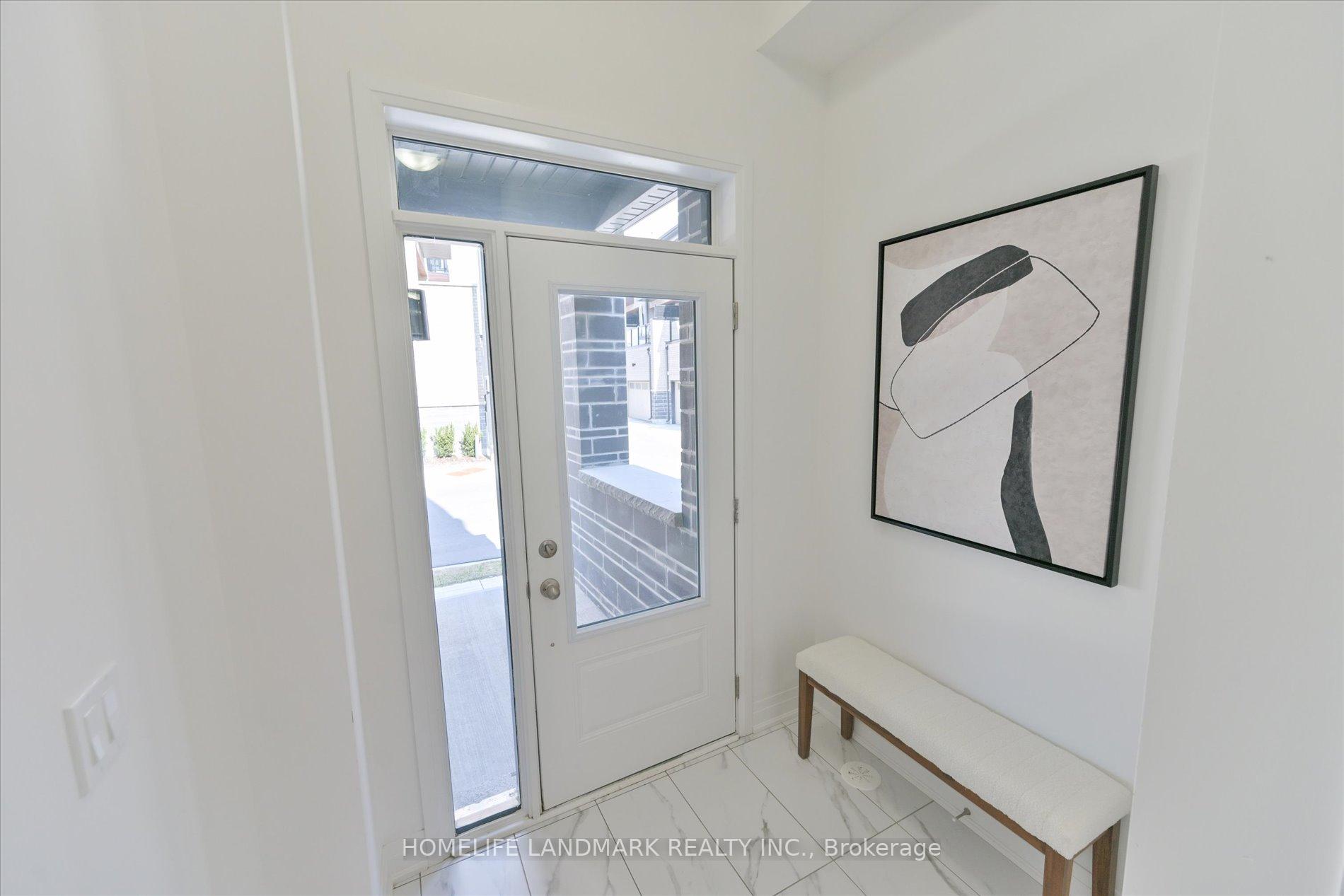 Photo 2 of 34 Carole Bell Way, Markham, Berczy — HOMEH