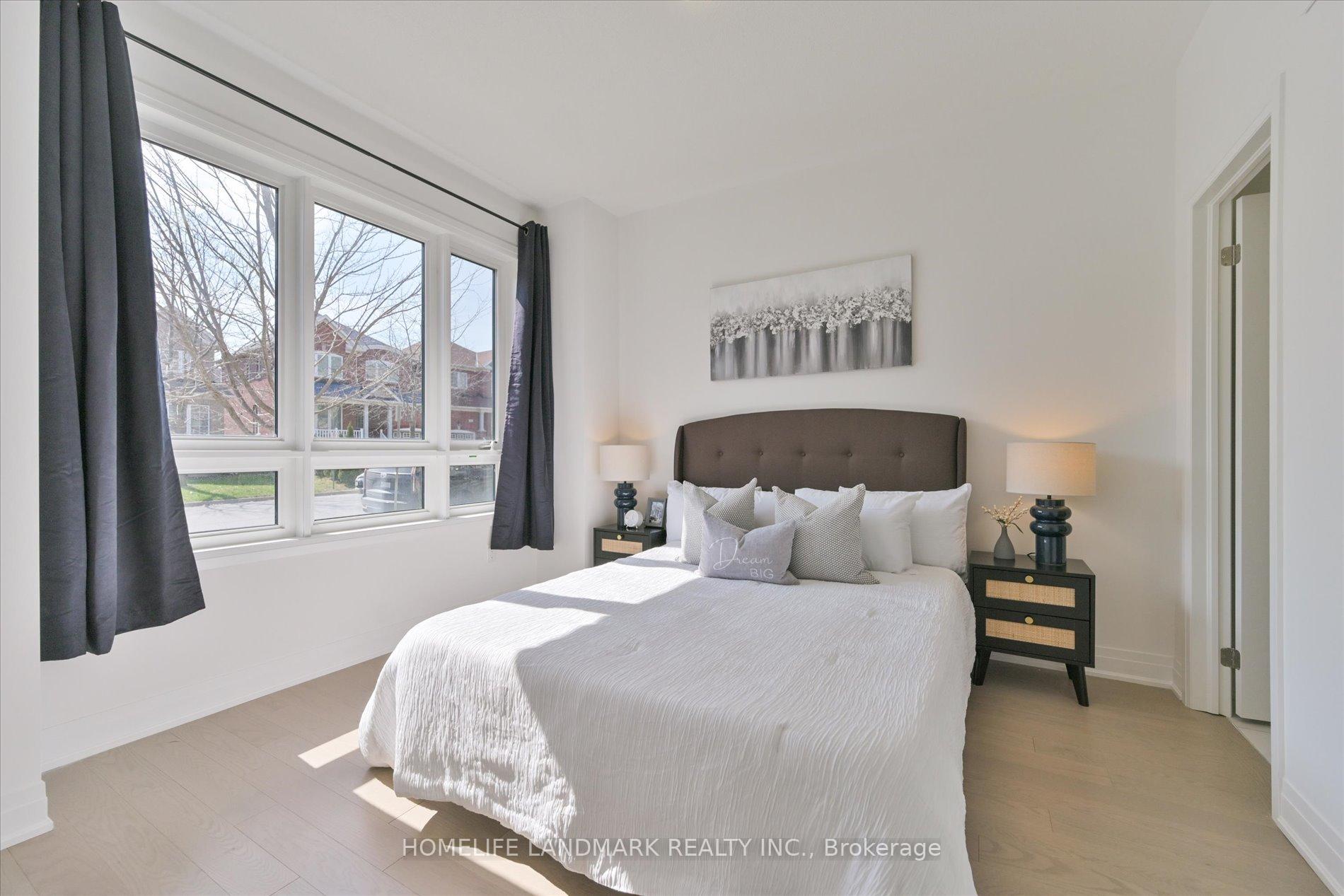 Photo 4 of 34 Carole Bell Way, Markham, Berczy — HOMEH