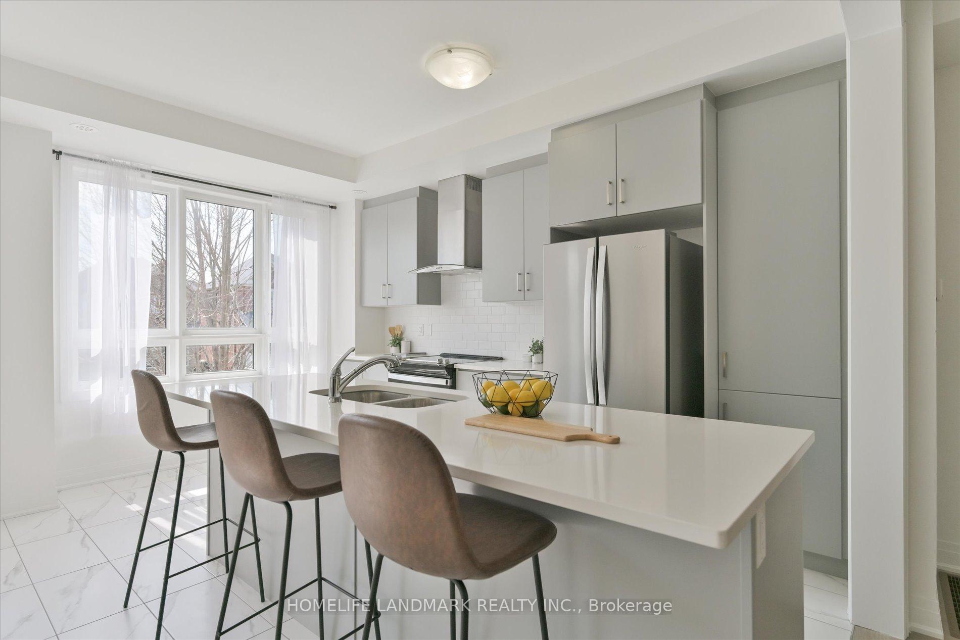 Photo 7 of 34 Carole Bell Way, Markham, Berczy — HOMEH