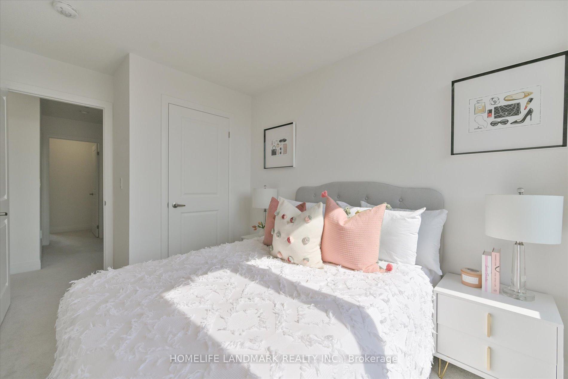 Photo 15 of 34 Carole Bell Way, Markham, Berczy — HOMEH