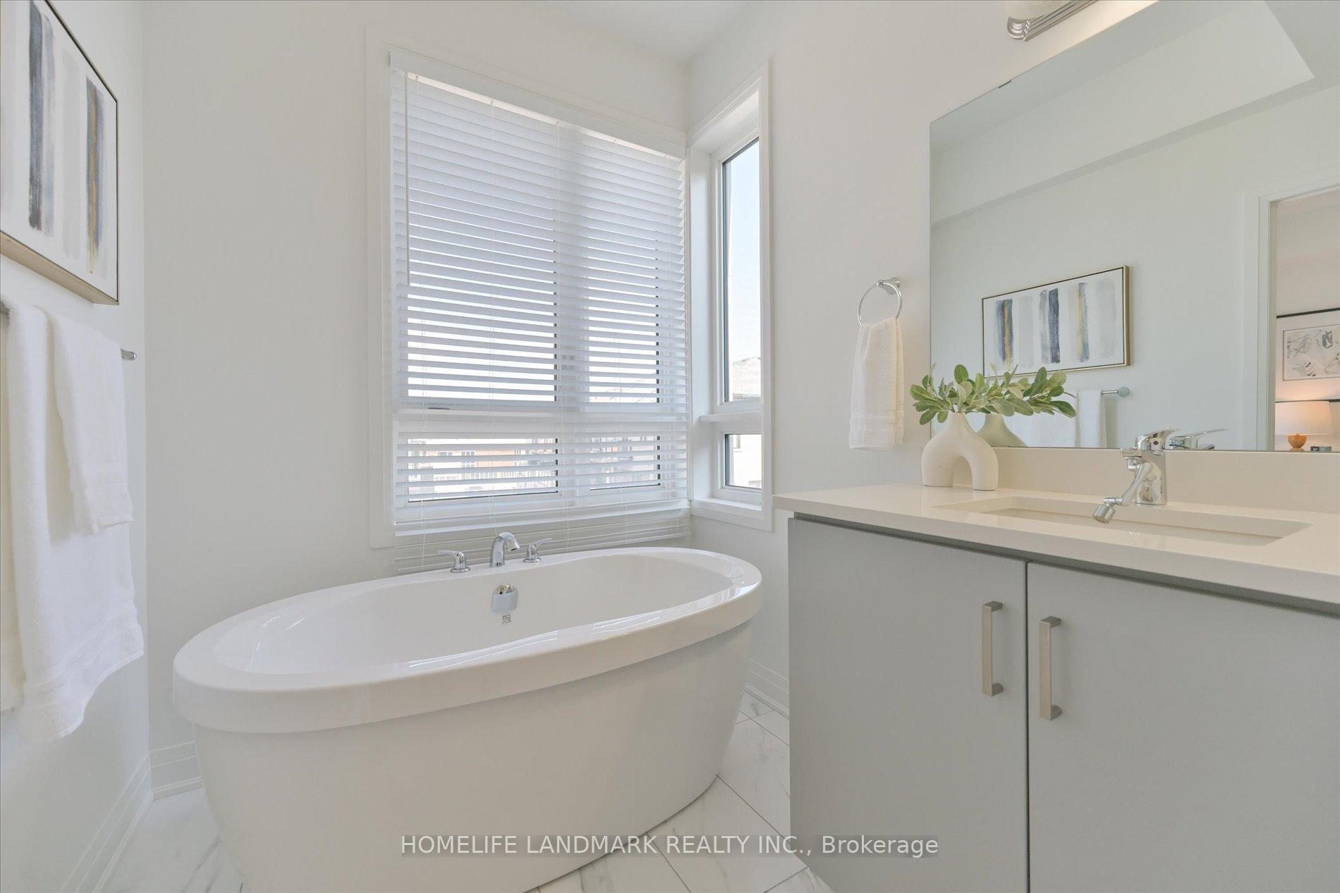 Photo 29 of 34 Carole Bell Way, Markham, Berczy — HOMEH