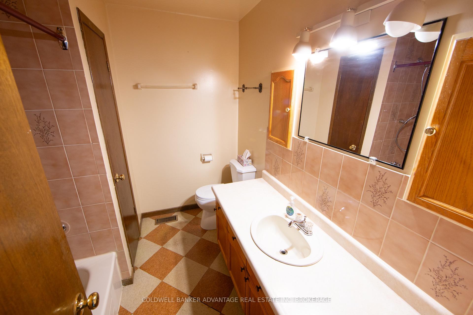 Photo 13 of 140 Commercial Street, Welland, Lincoln/Crowland — HOMEH
