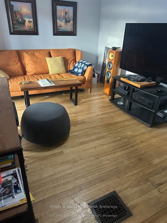 Photo 2 of Unit 2, 165 Patterson Avenue E, Ottawa, Glebe — HOMEH