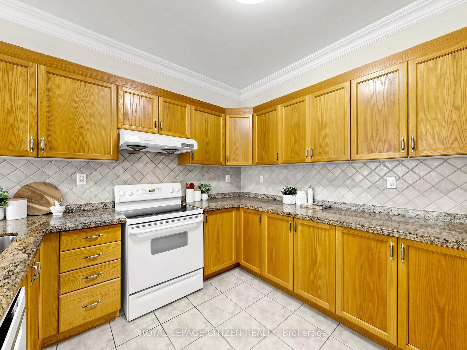 Photo 8 of 188 Buena Vista Drive, Vaughan, Sonoma Heights — HOMEH