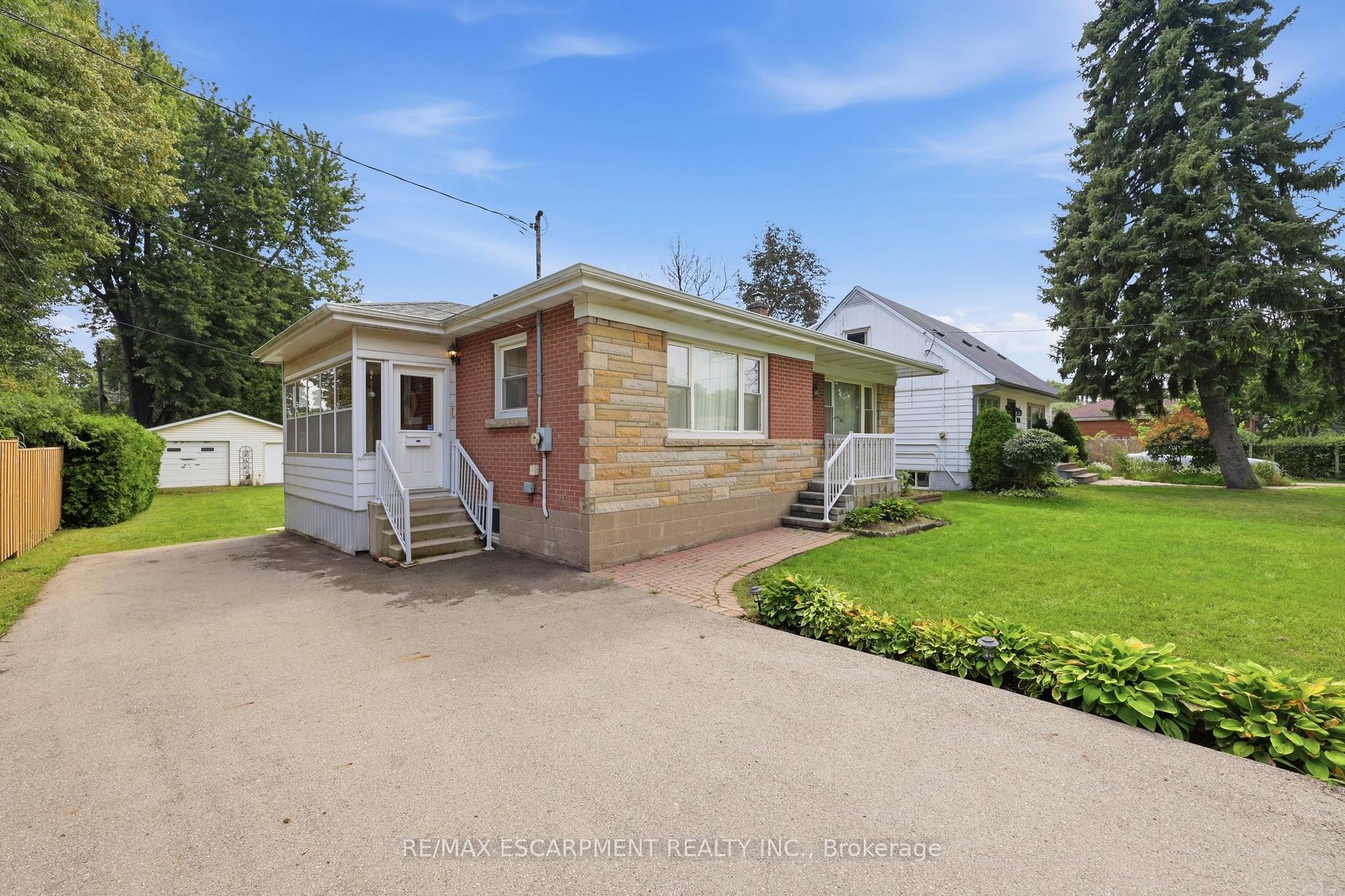 Photo 5 of 522 Enfield Road, Burlington, LaSalle — HOMEH