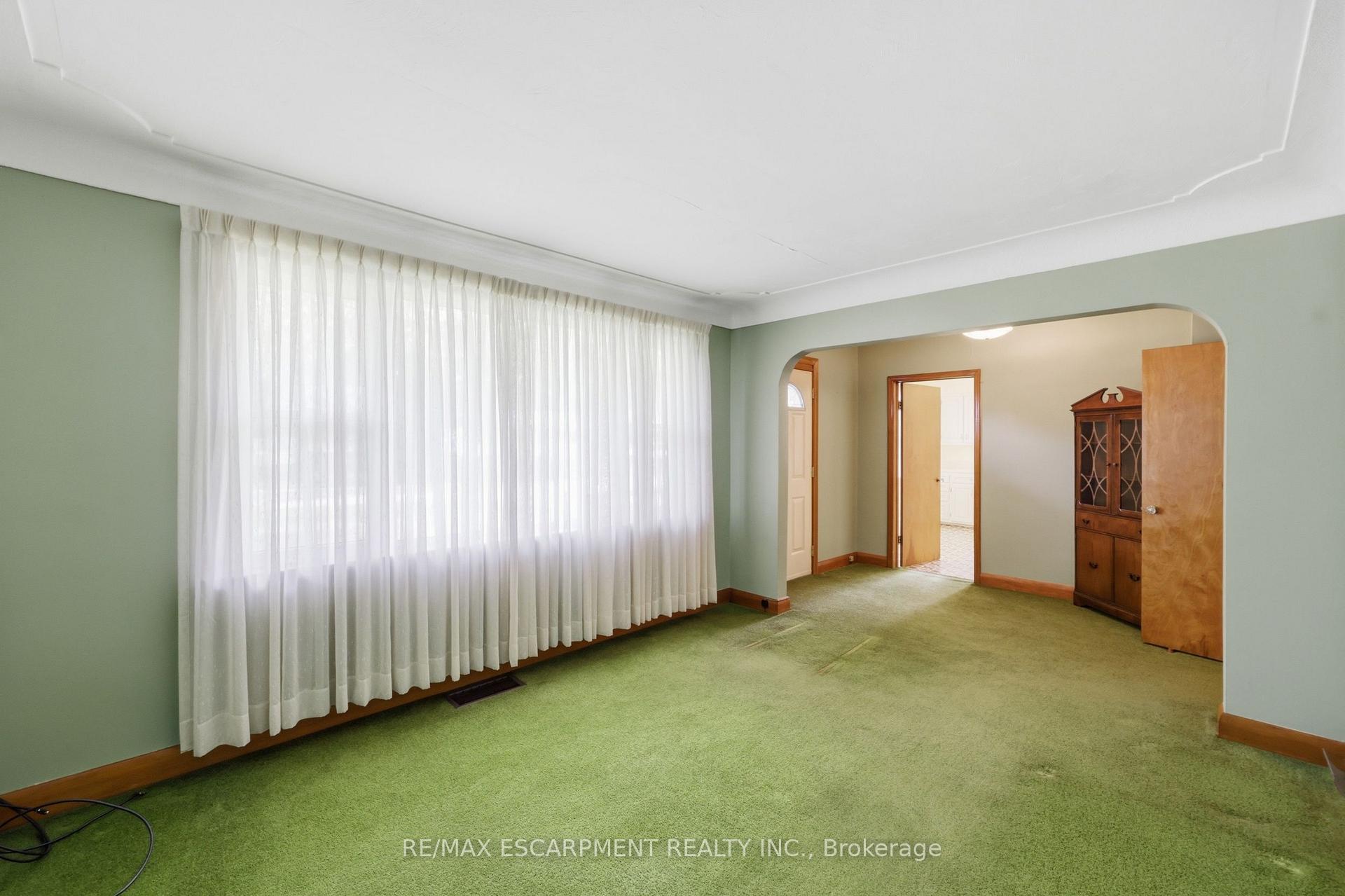 Photo 10 of 522 Enfield Road, Burlington, LaSalle — HOMEH