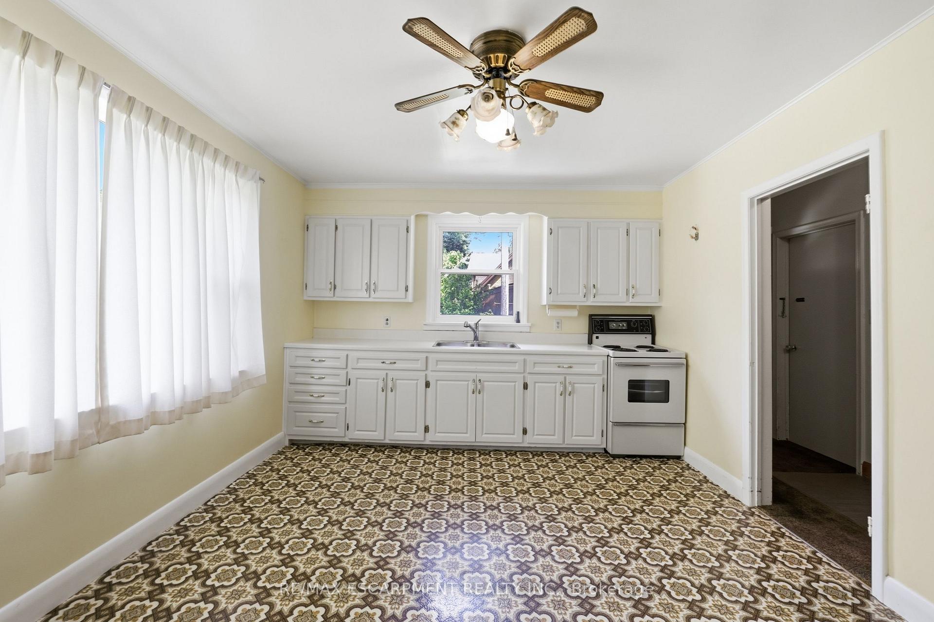 Photo 12 of 522 Enfield Road, Burlington, LaSalle — HOMEH