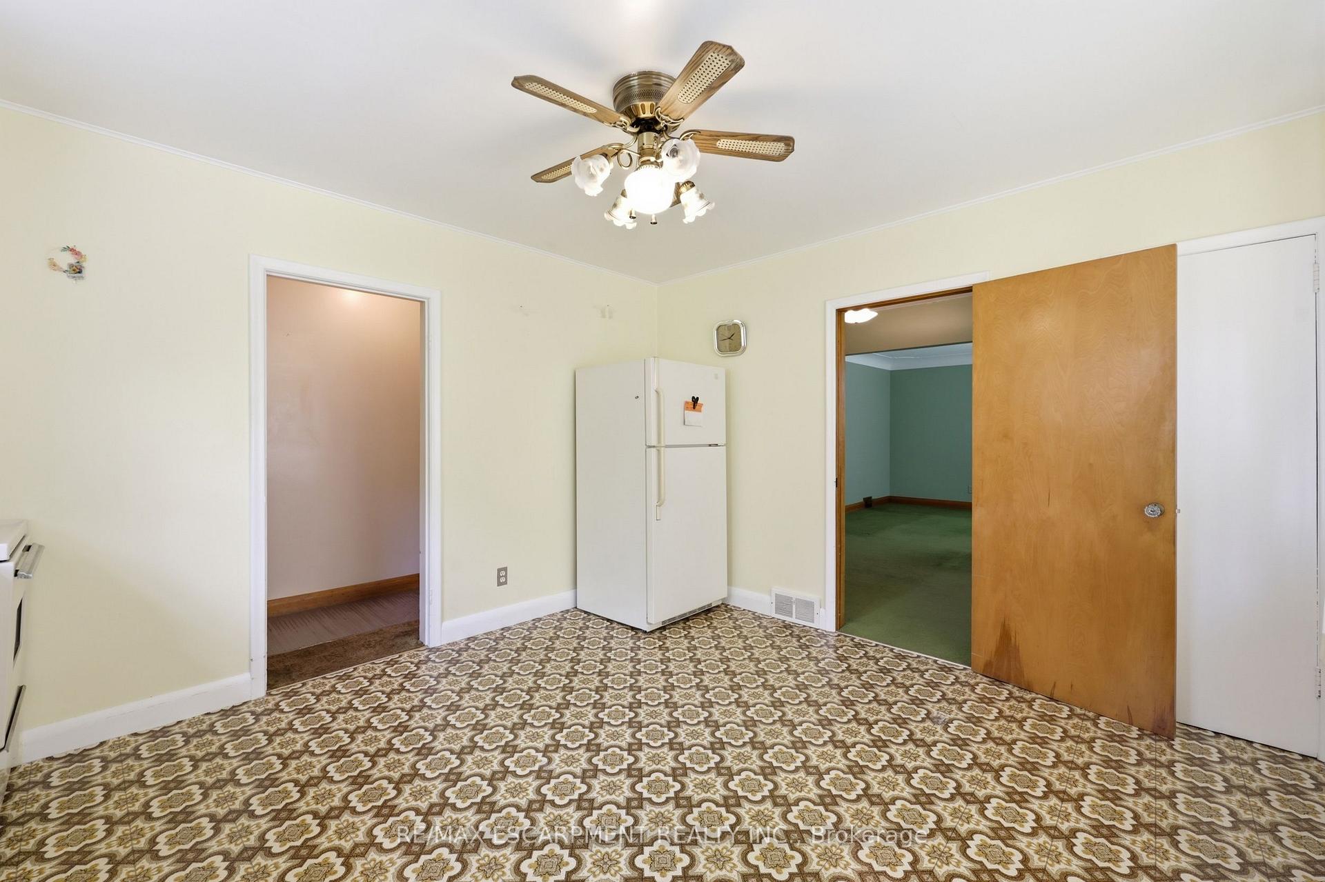 Photo 13 of 522 Enfield Road, Burlington, LaSalle — HOMEH