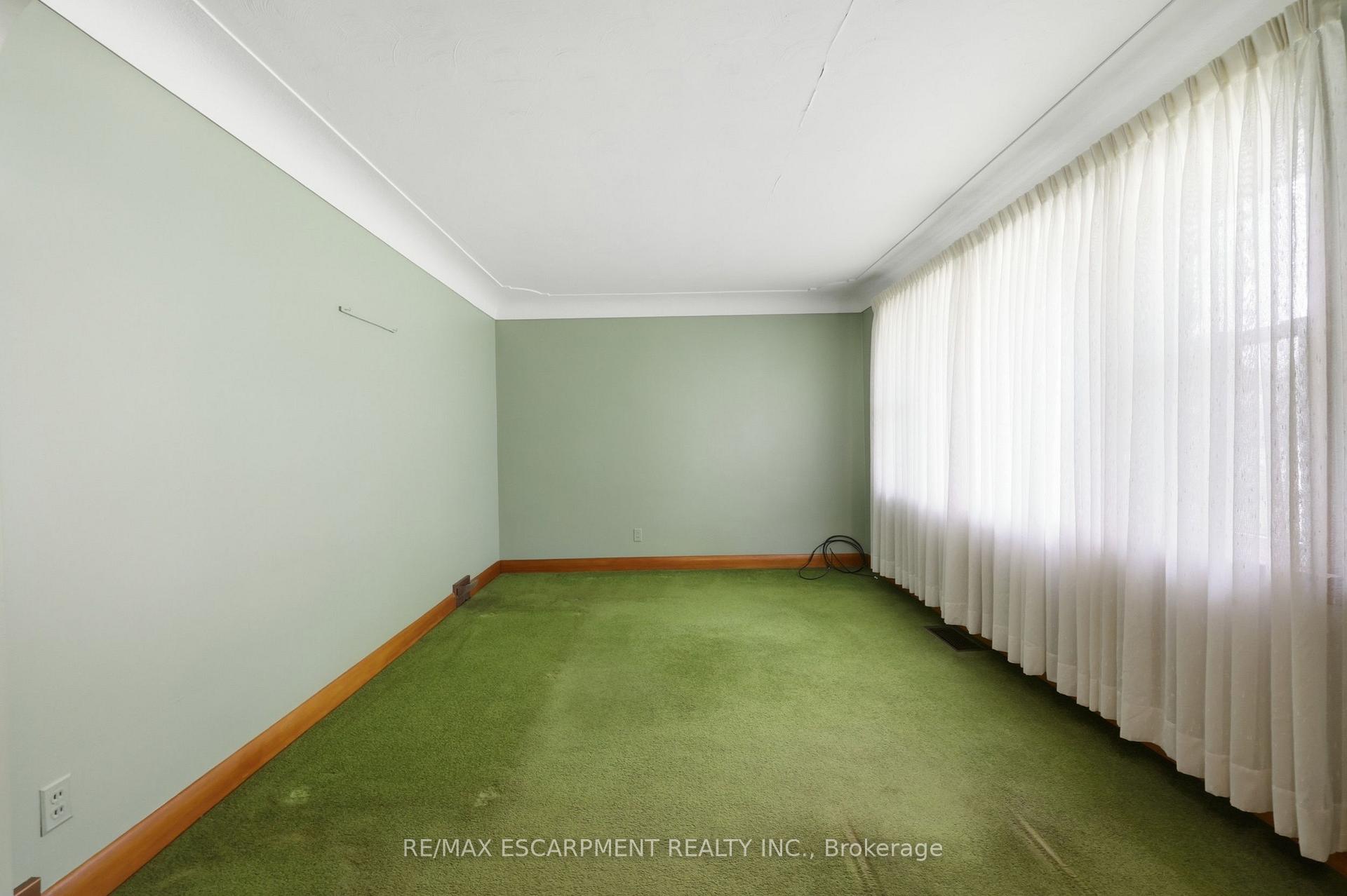 Photo 14 of 522 Enfield Road, Burlington, LaSalle — HOMEH