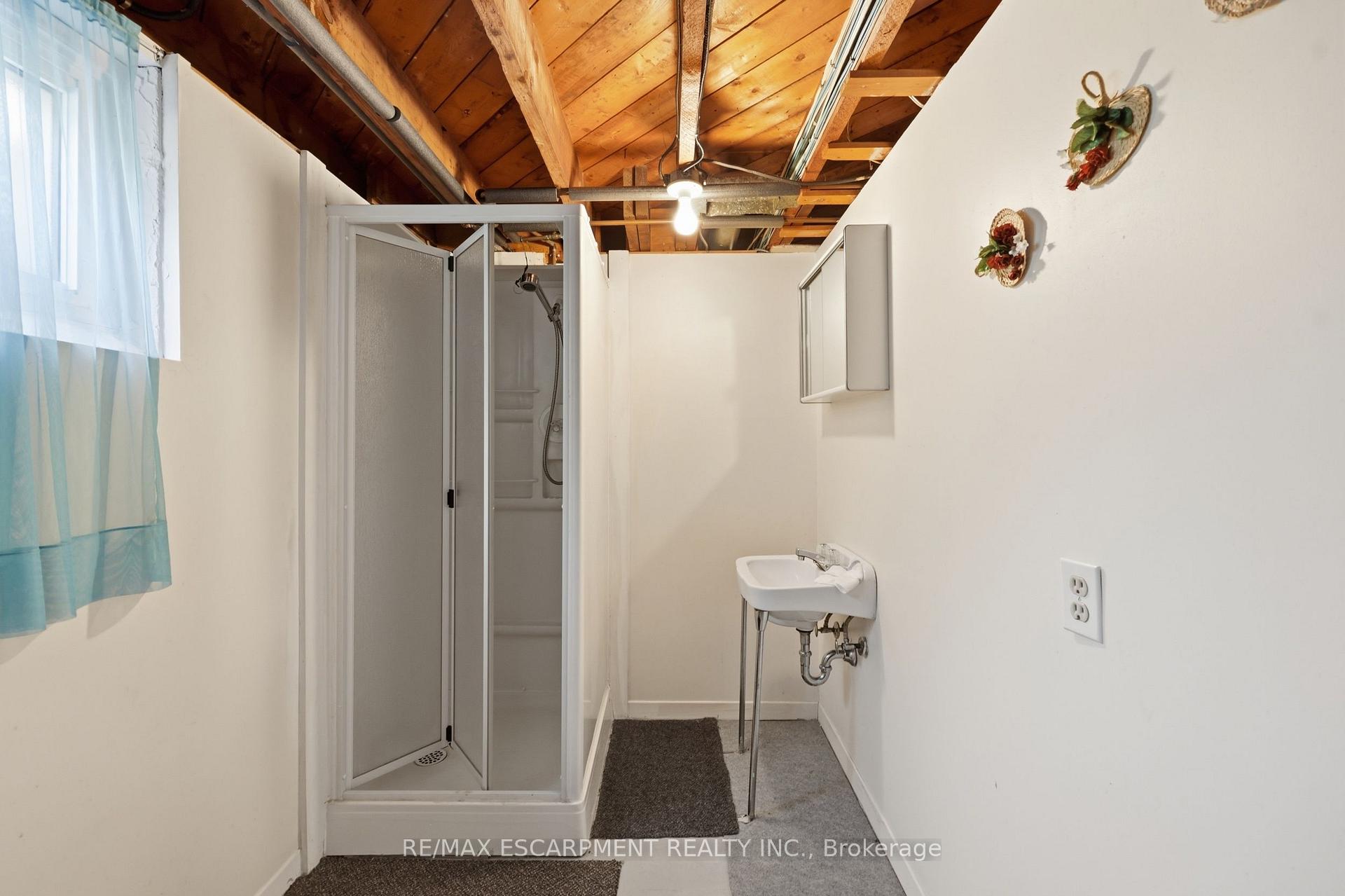 Photo 20 of 522 Enfield Road, Burlington, LaSalle — HOMEH