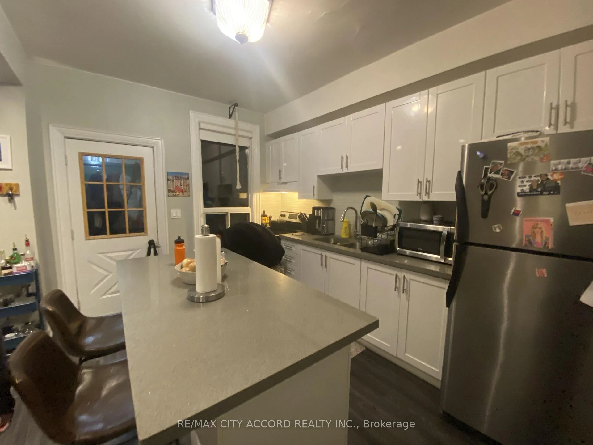 Photo 3 of Unit Main Floor, 282 Gladstone Avenue, Toronto, Little Portugal — HOMEH