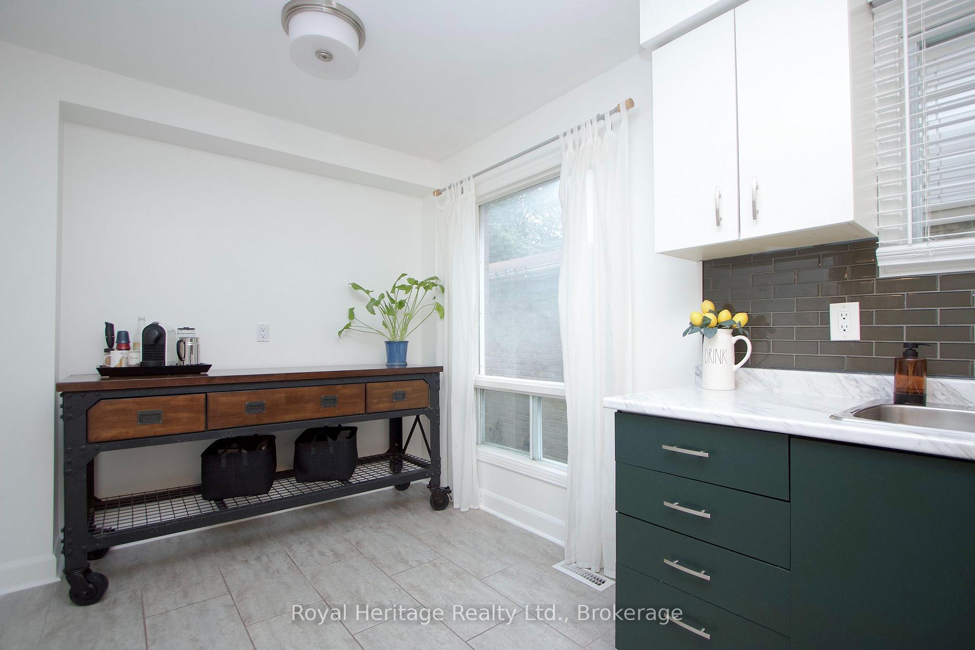 Photo 5 of 11 Harman Drive, Ajax, Central — HOMEH