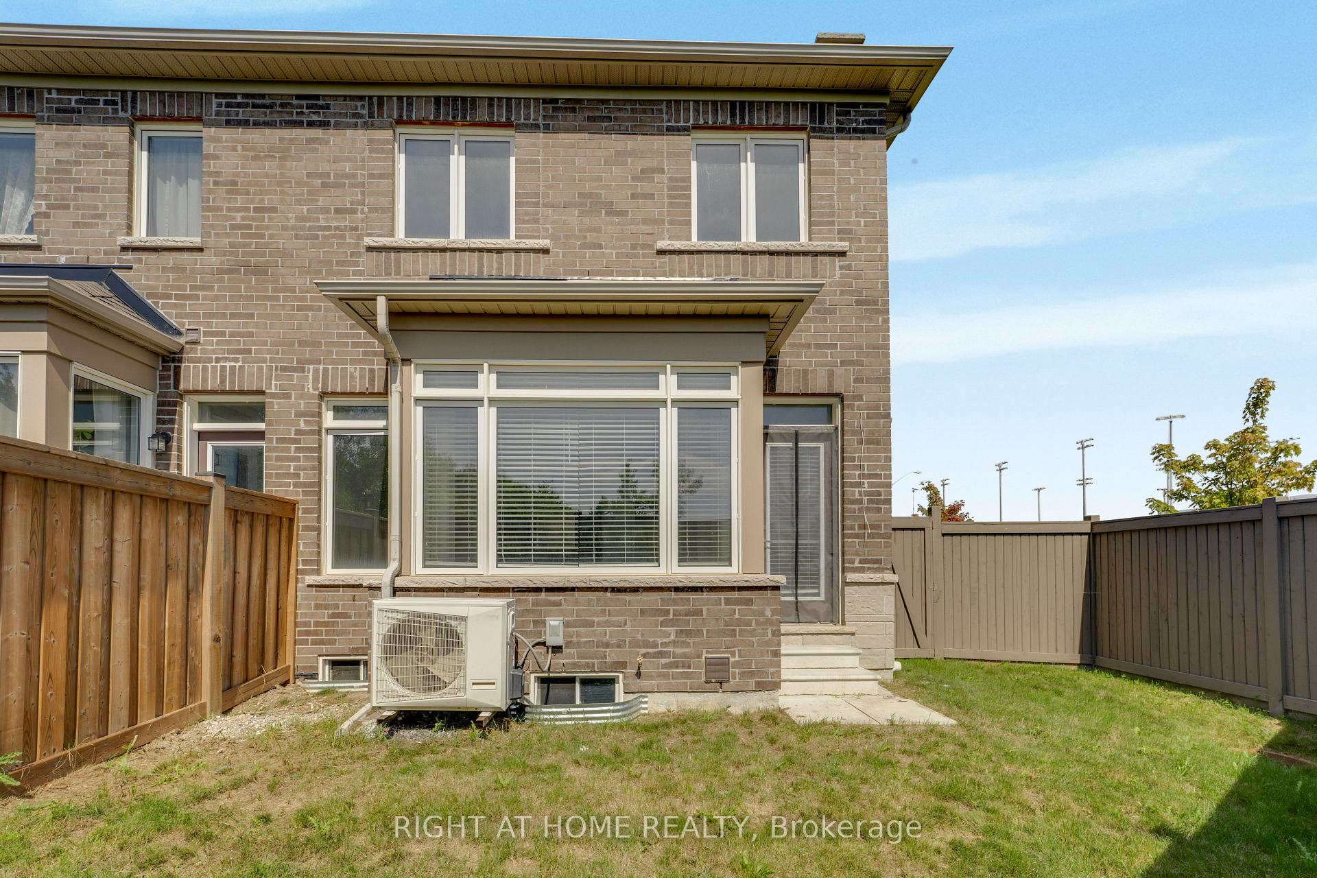 Photo 30 of 6 Savino Drive, Brampton, Heart Lake West — HOMEH