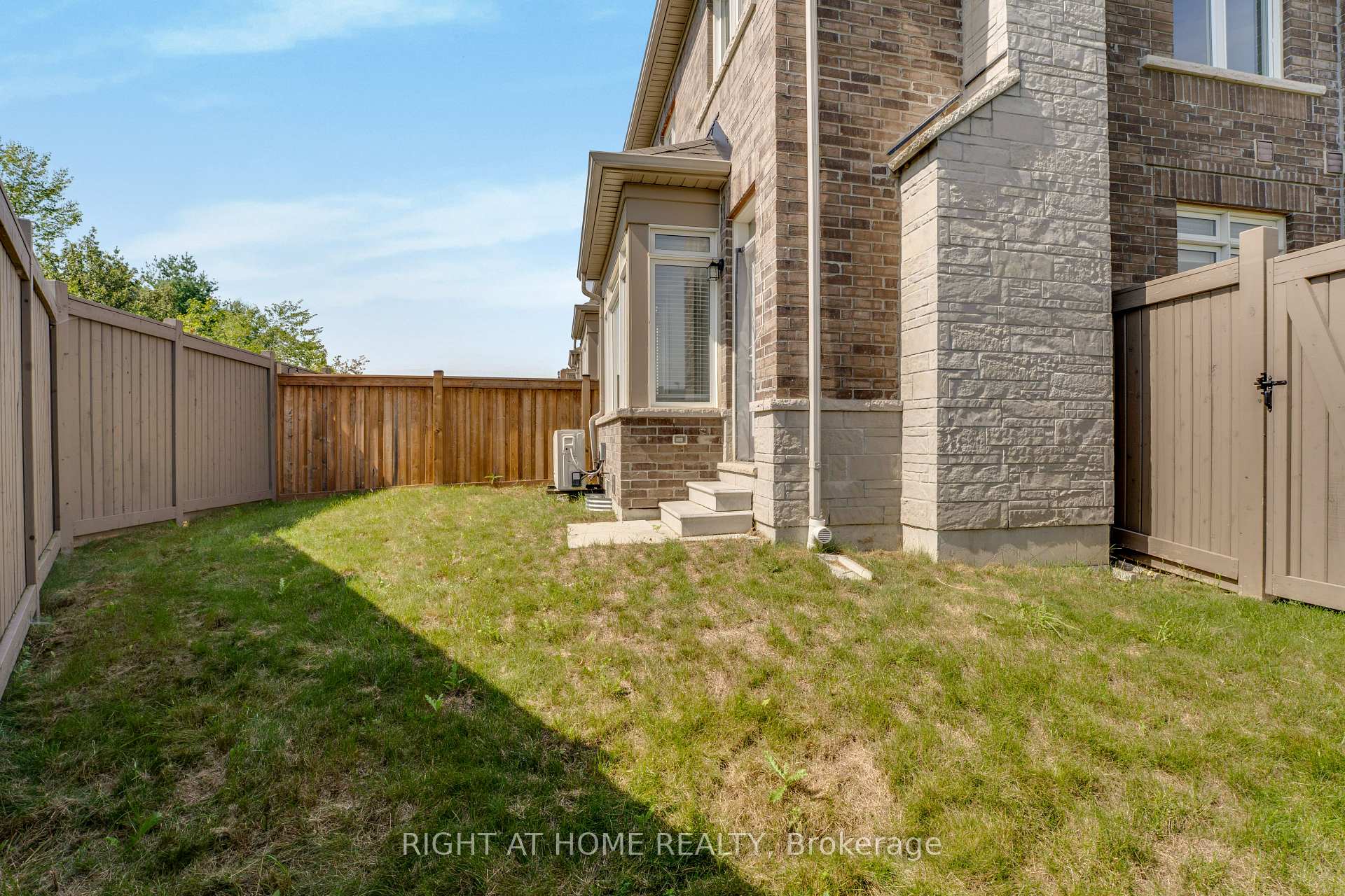 Photo 31 of 6 Savino Drive, Brampton, Heart Lake West — HOMEH