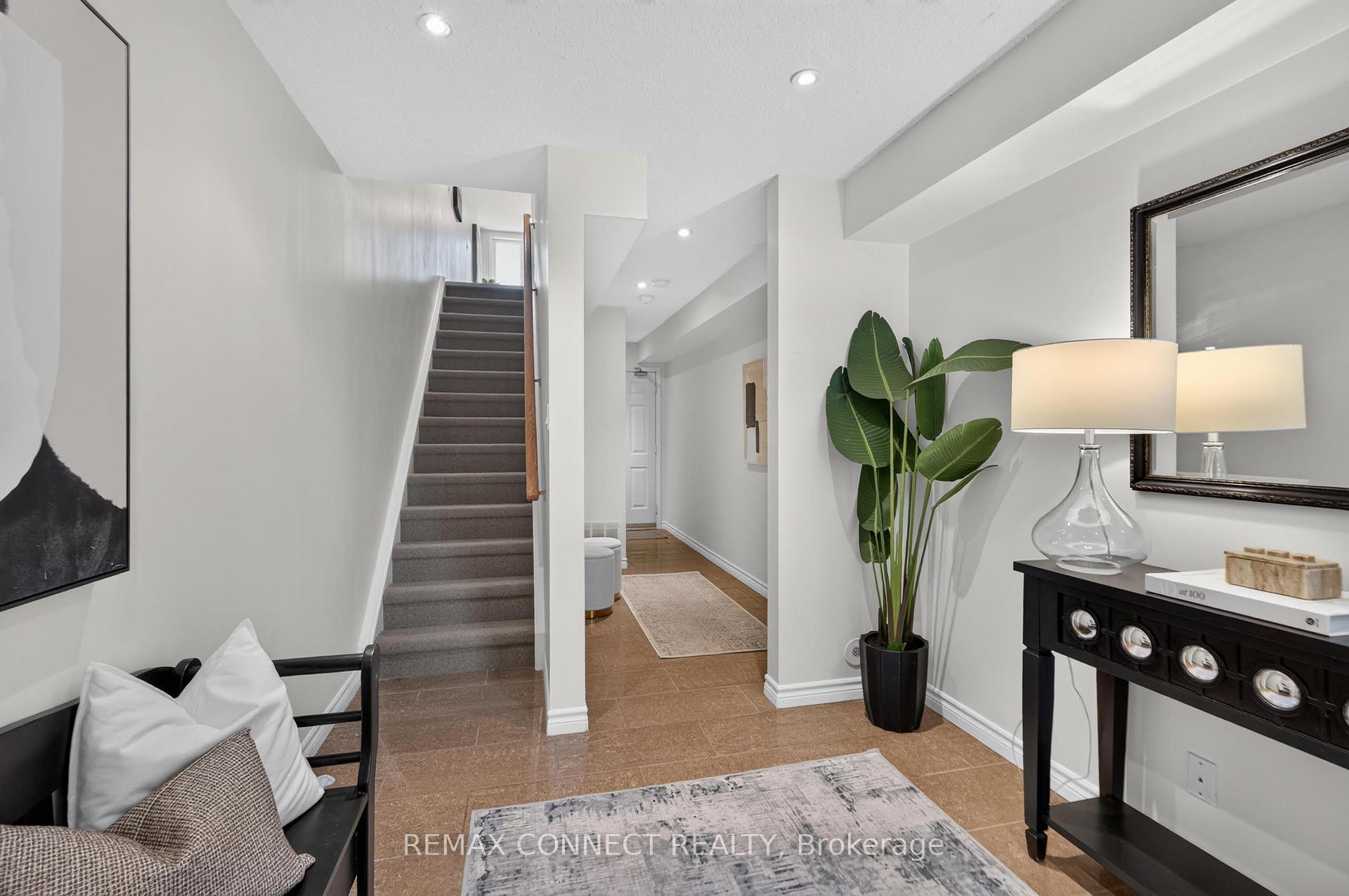 Photo 2 of 7B Crawford Street, Toronto, Niagara — HOMEH