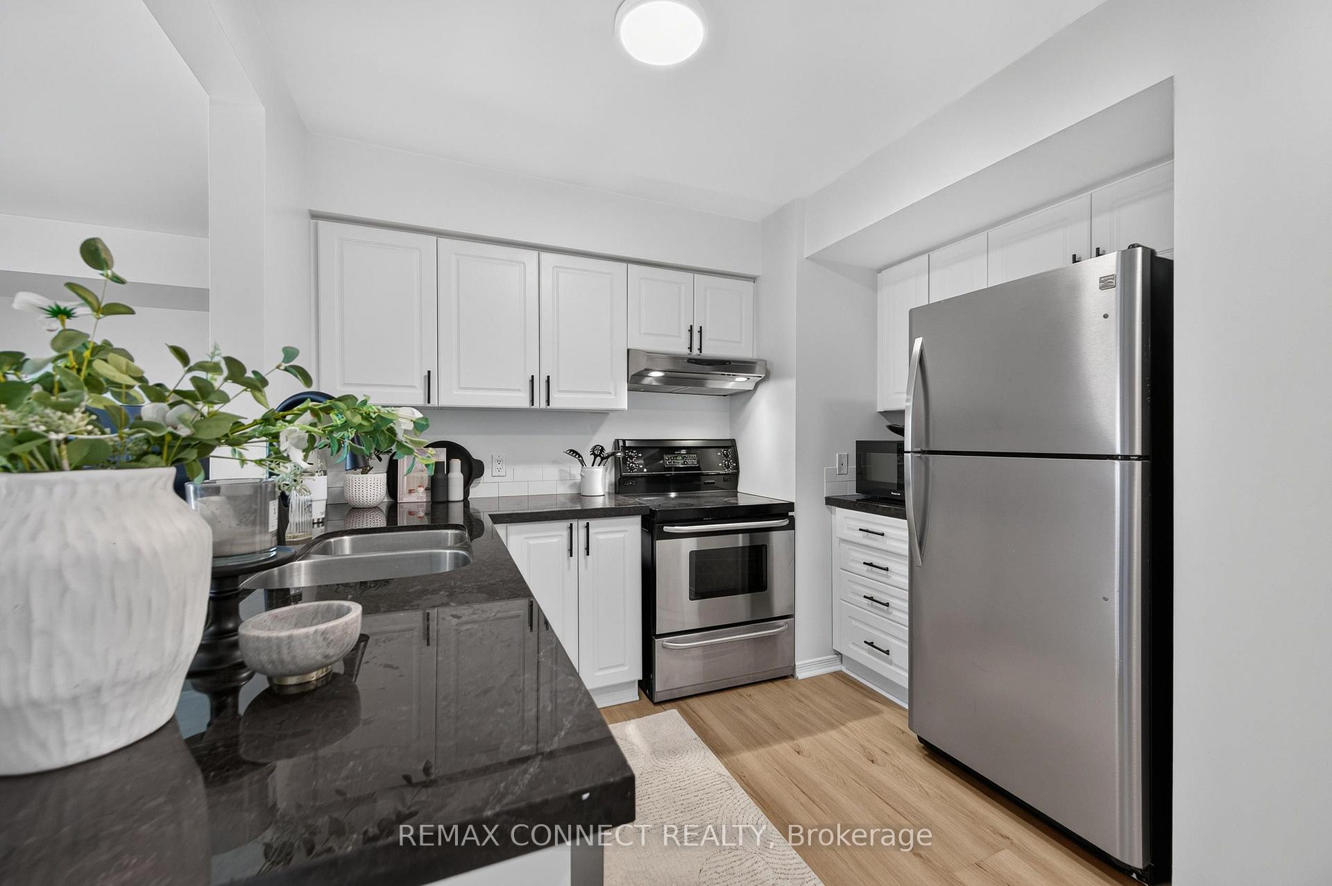 Photo 9 of 7B Crawford Street, Toronto, Niagara — HOMEH