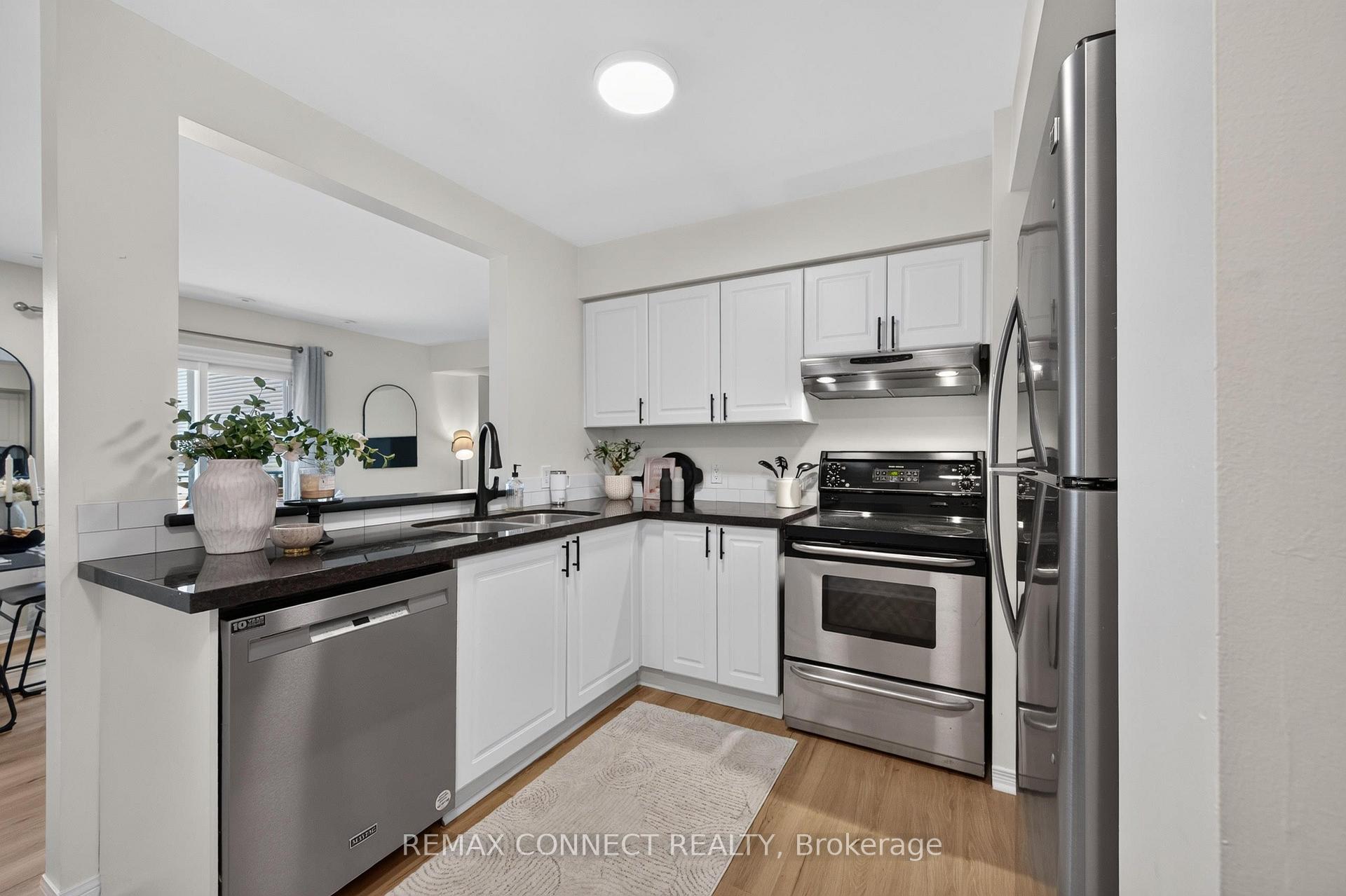 Photo 10 of 7B Crawford Street, Toronto, Niagara — HOMEH