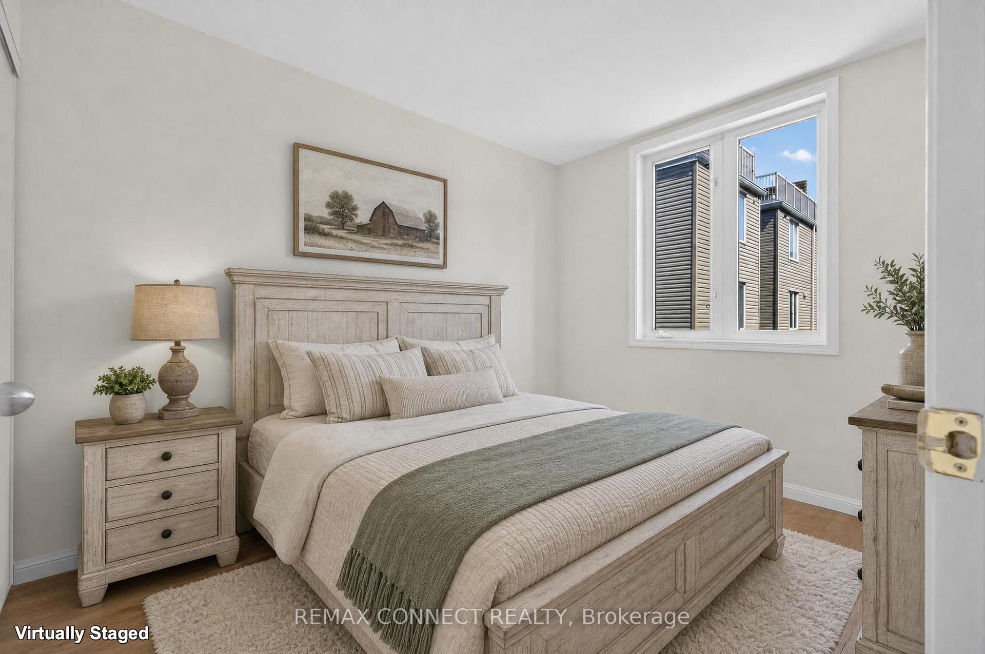 Photo 11 of 7B Crawford Street, Toronto, Niagara — HOMEH