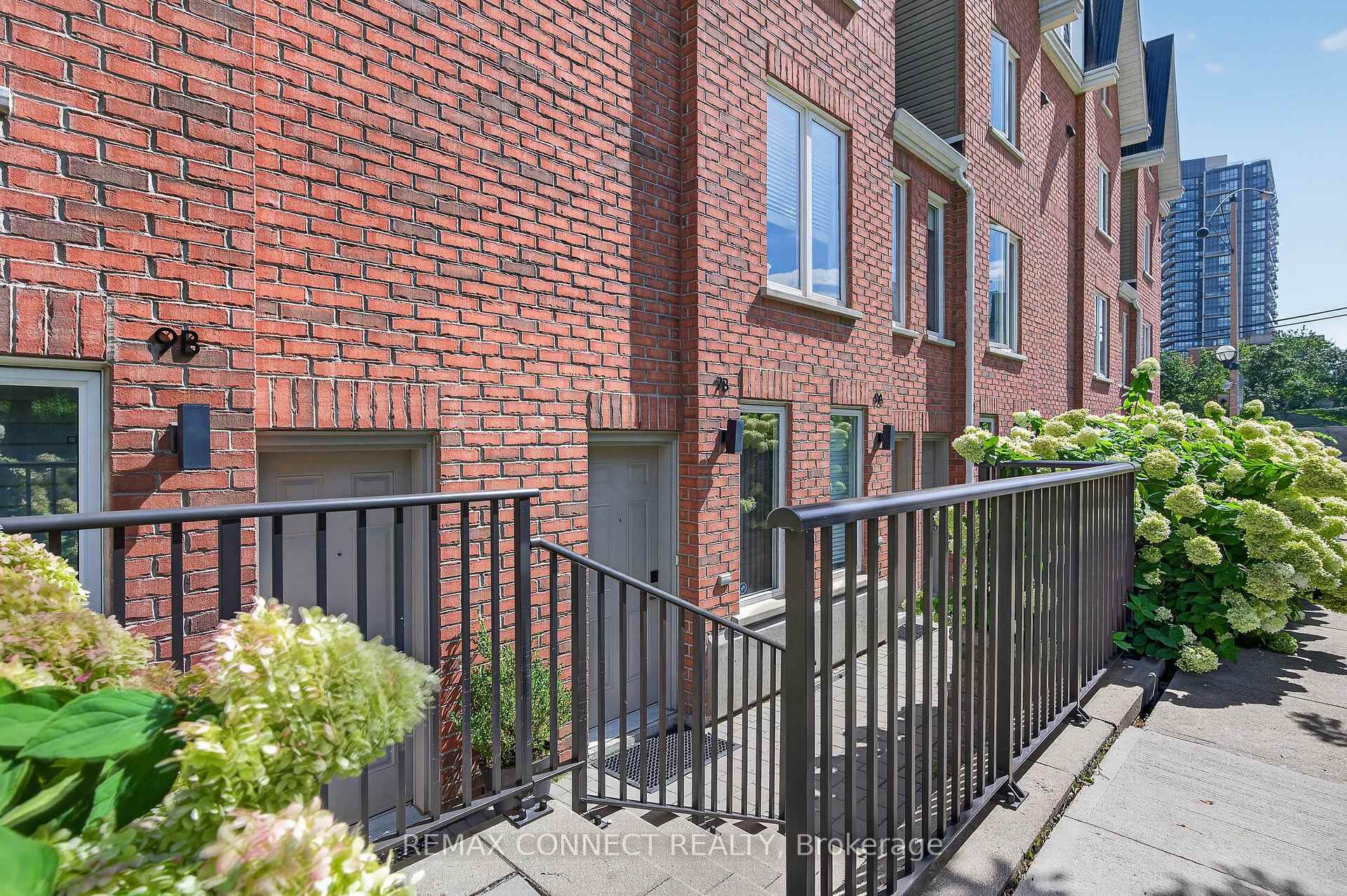 Photo 6 of 7B Crawford Street, Toronto, Niagara — HOMEH
