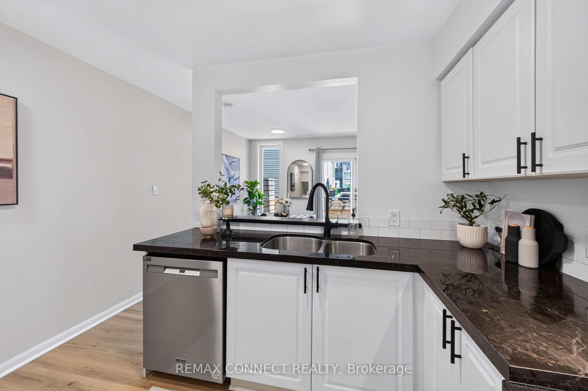 Photo 18 of 7B Crawford Street, Toronto, Niagara — HOMEH