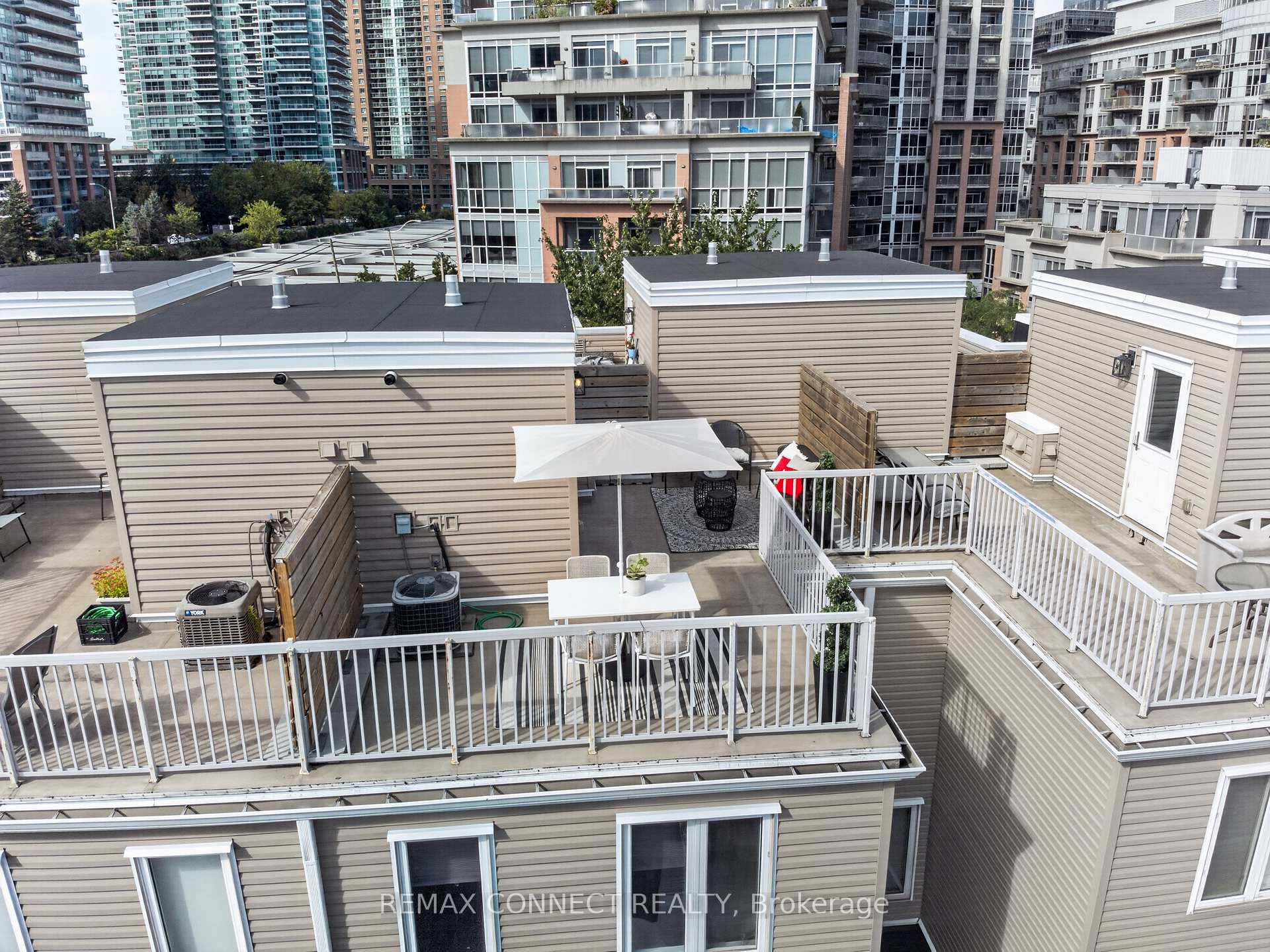 Photo 36 of 7B Crawford Street, Toronto, Niagara — HOMEH