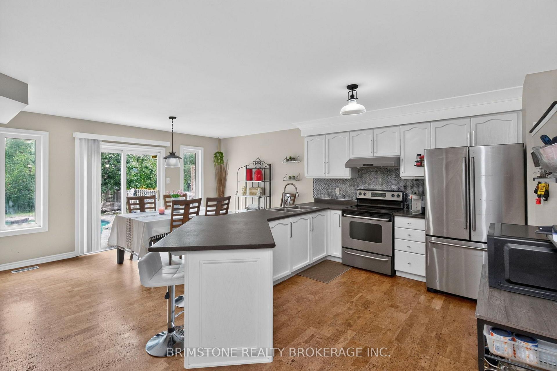 Photo 5 of 24 Stoneybrook Crescent, Barrie, Ardagh — HOMEH