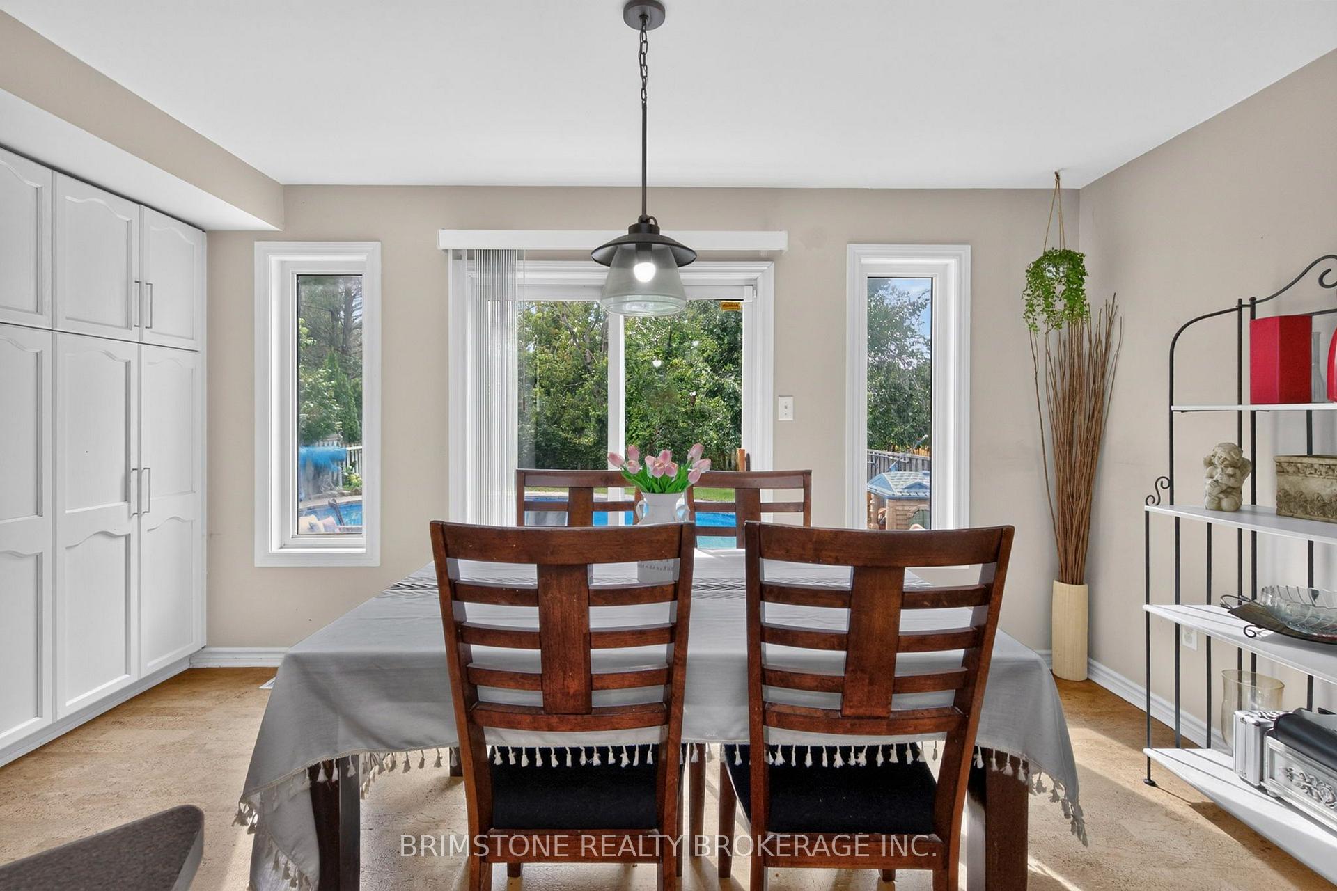 Photo 10 of 24 Stoneybrook Crescent, Barrie, Ardagh — HOMEH