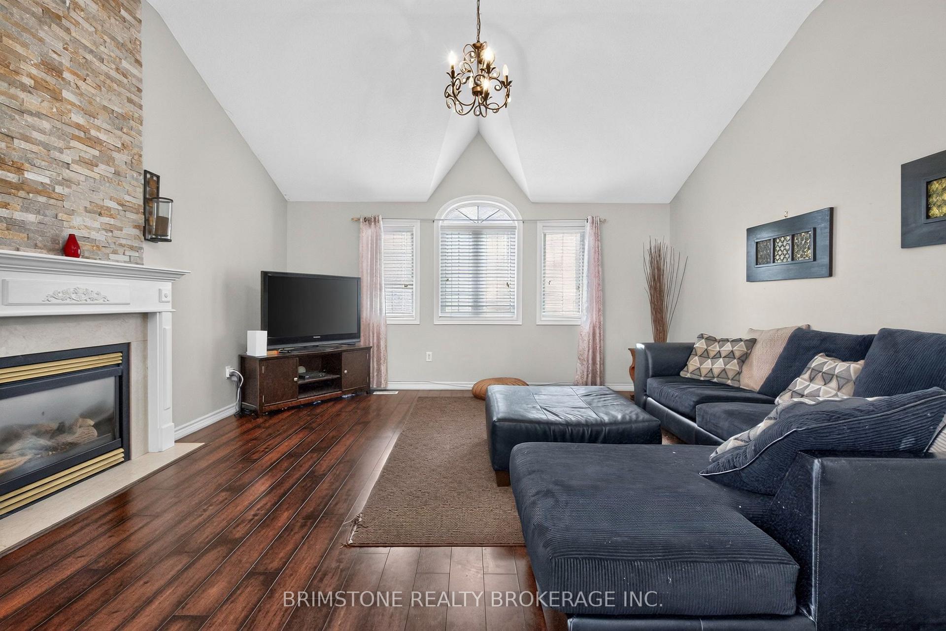 Photo 19 of 24 Stoneybrook Crescent, Barrie, Ardagh — HOMEH