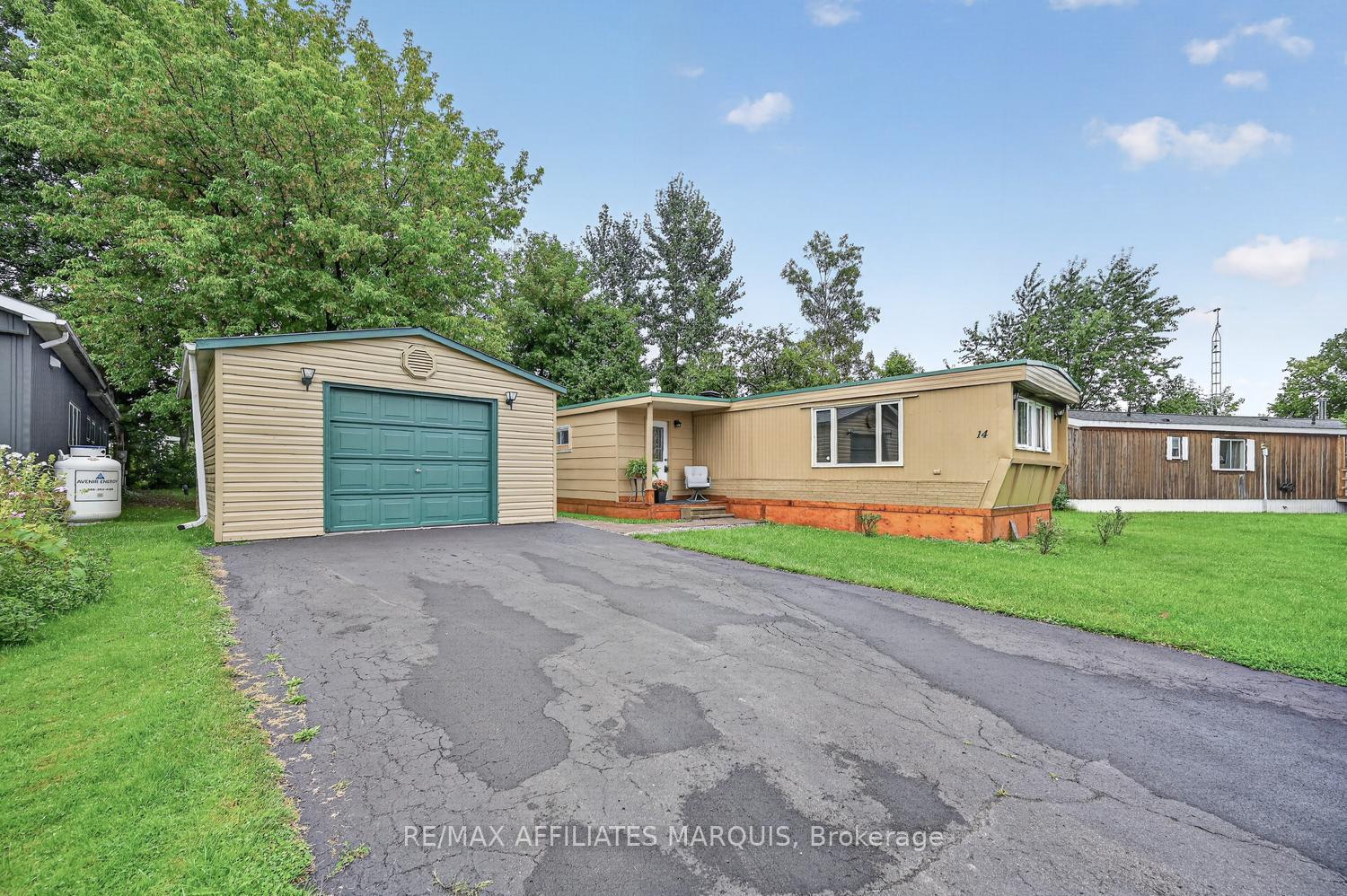 Photo 3 of 14 Saddle Avenue, Rideau Lakes, Rideau Lakes (South Elmsley) Twp — HOMEH