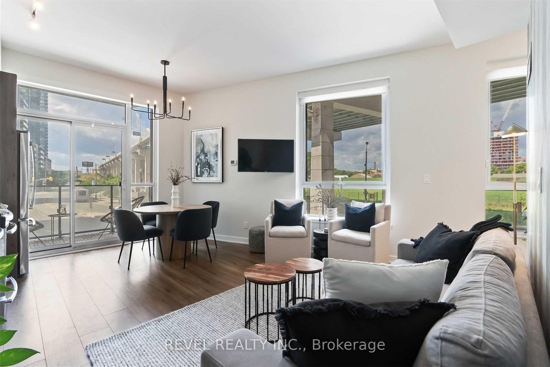 Photo 4 of Unit 215, 50 Bruyeres Mews, Toronto, Niagara — HOMEH