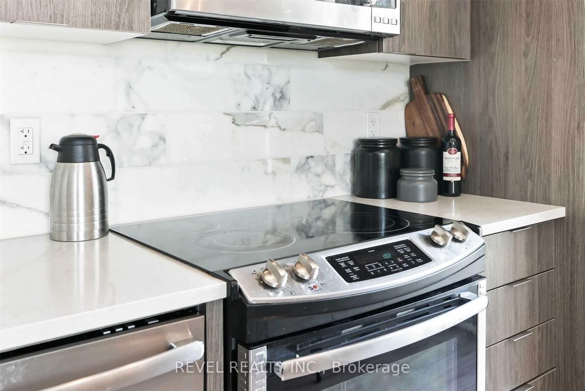Photo 10 of Unit 215, 50 Bruyeres Mews, Toronto, Niagara — HOMEH