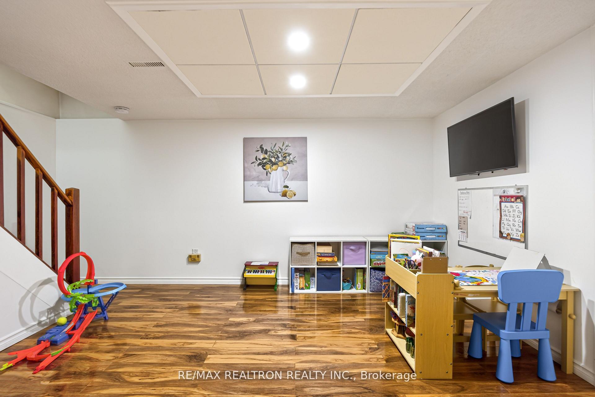 Photo 14 of 39 Deloraine Drive, Brampton, Southgate — HOMEH