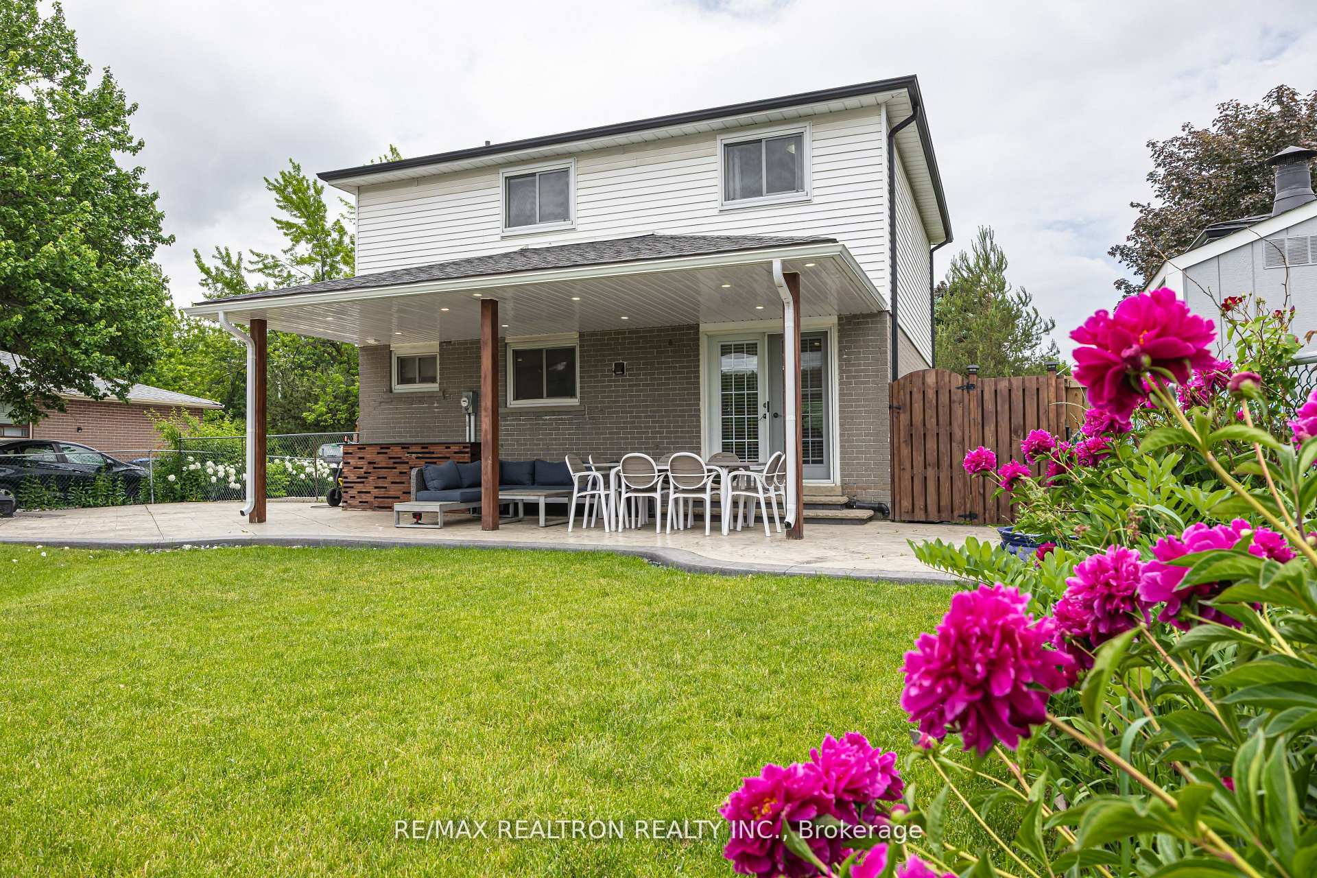Photo 17 of 39 Deloraine Drive, Brampton, Southgate — HOMEH