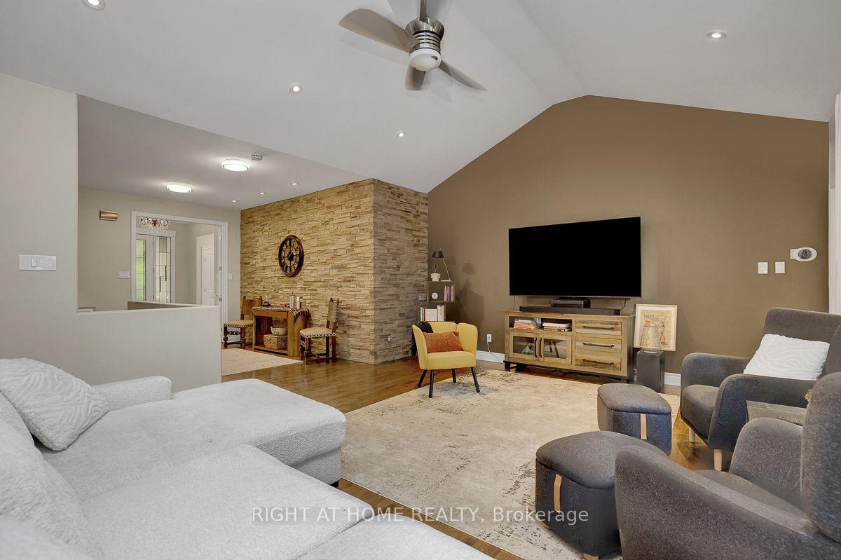 Photo 8 of 514 Landswood Way, Ottawa, Stittsville (South) — HOMEH