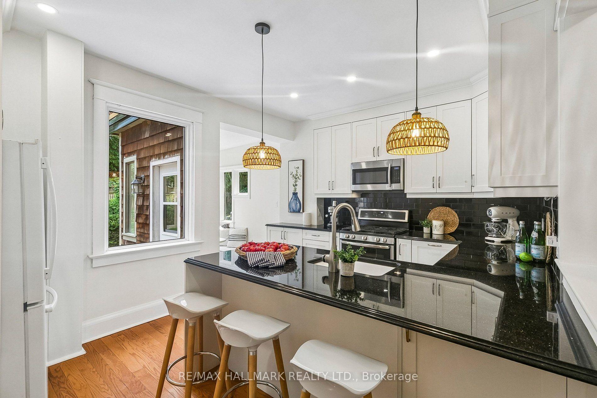 Photo 9 of 301 Waverley Road, Toronto, The Beaches — HOMEH