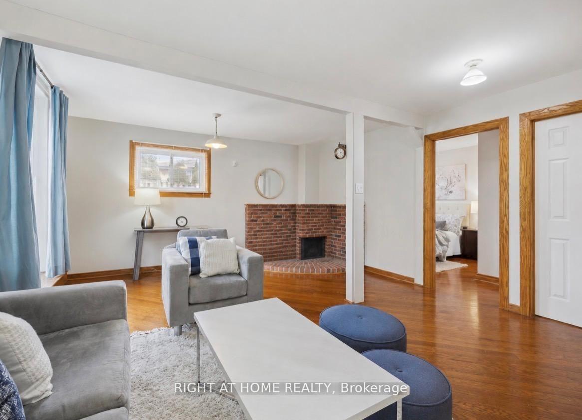 Photo 4 of 869 Grenoble Boulevard E, Pickering, Bay Ridges — HOMEH