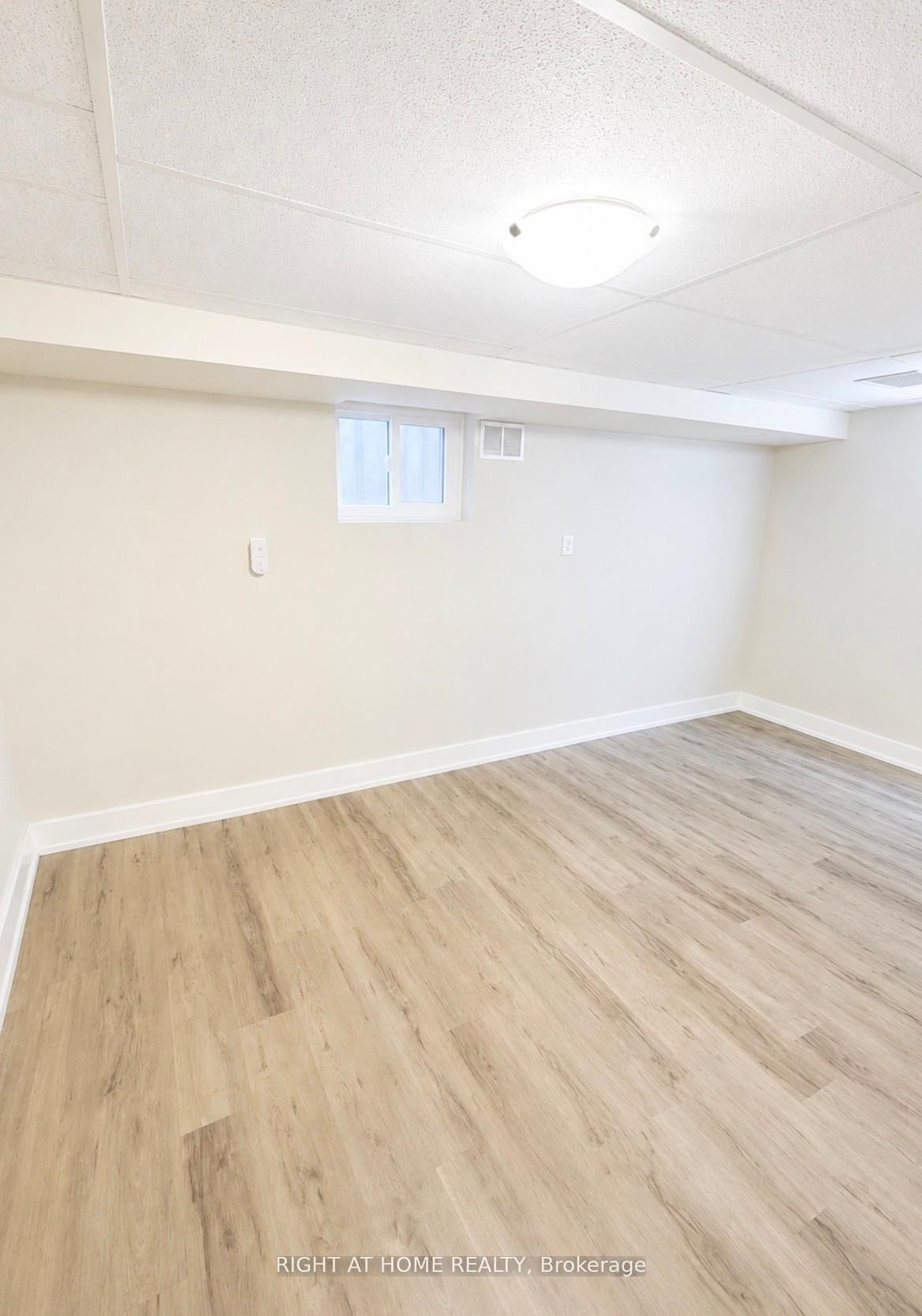 Photo 7 of 869 Grenoble Boulevard E, Pickering, Bay Ridges — HOMEH