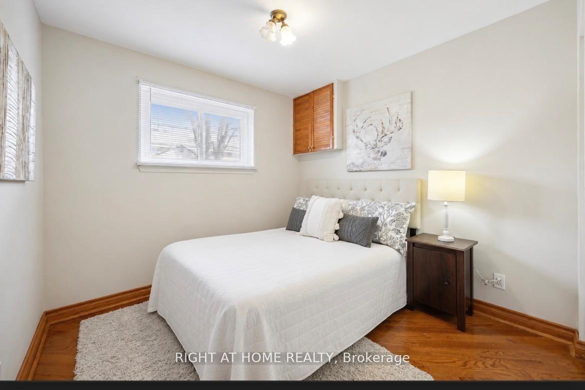Photo 8 of 869 Grenoble Boulevard E, Pickering, Bay Ridges — HOMEH