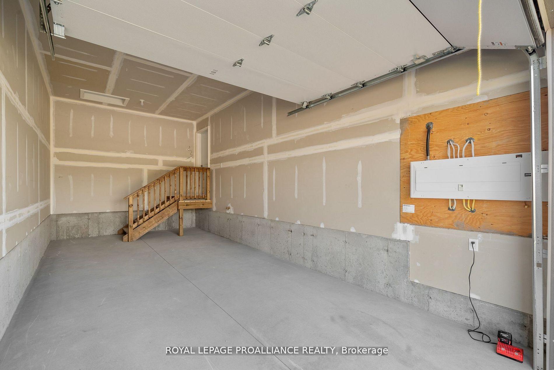 Photo 17 of 31 Clayton John Avenue, Brighton — HOMEH