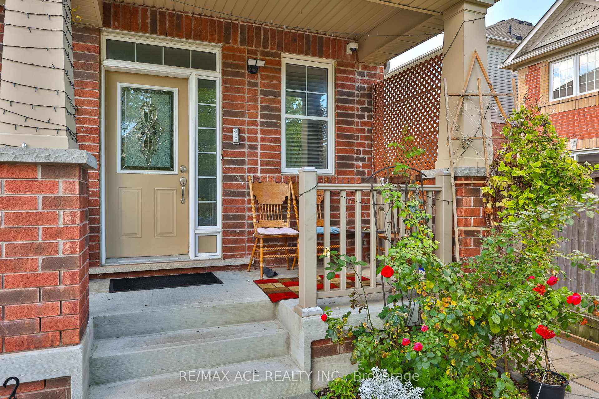 Photo 4 of 1819 Misthollow Drive, Pickering, Duffin Heights — HOMEH